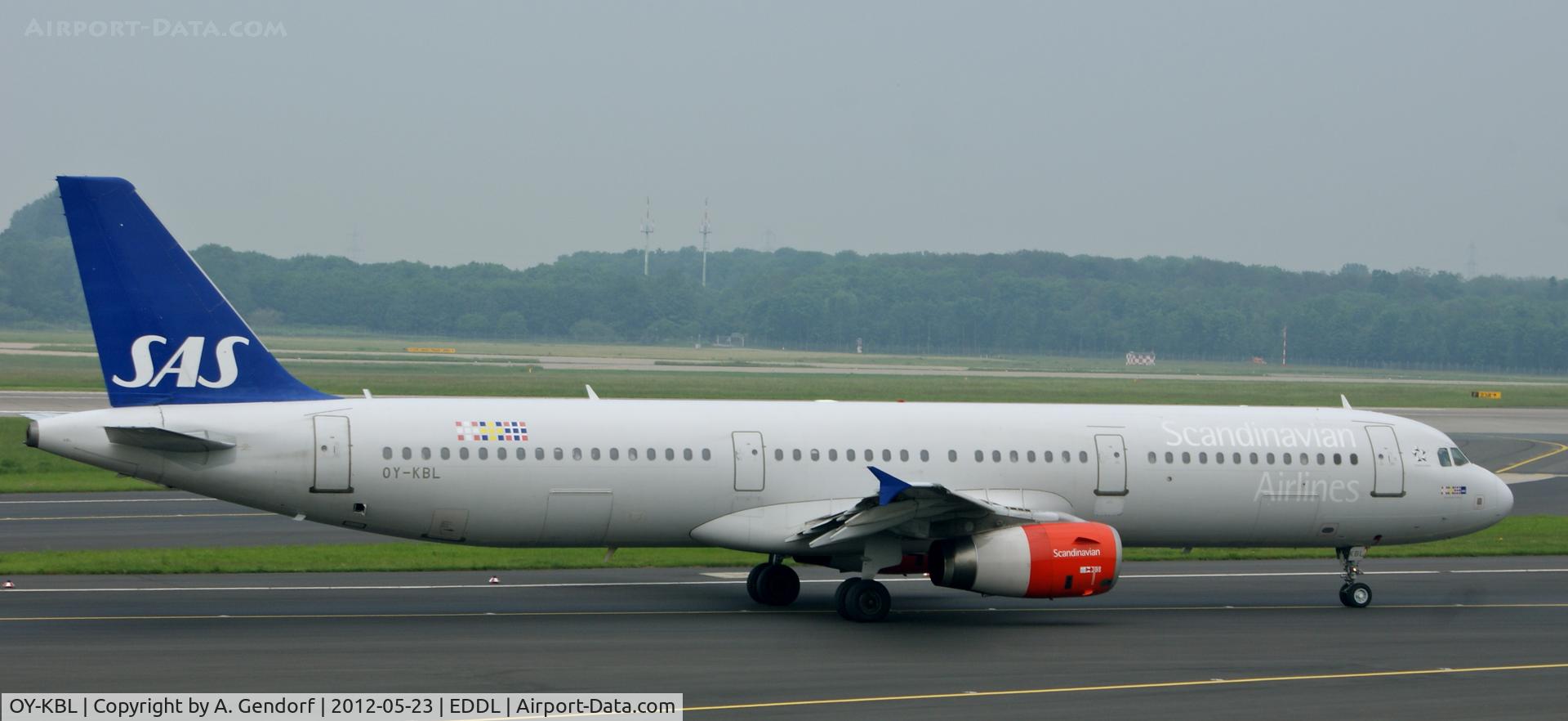 OY-KBL, 2001 Airbus A321-232 C/N 1619, SAS, is waiting for take off clearence at Düsseldorf Int´l (EDDL)