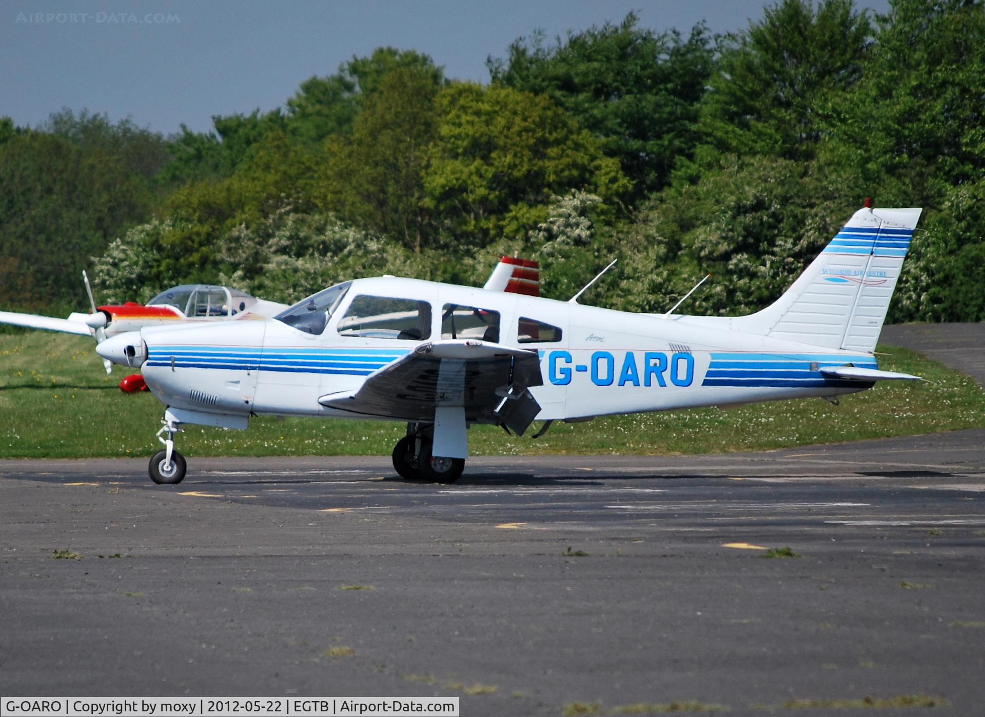 G-OARO, 1988 Piper PA-28R-201 Cherokee Arrow III C/N 2837006, Cherokee Arrow III at Wycombe Air Park. Ex N171ND