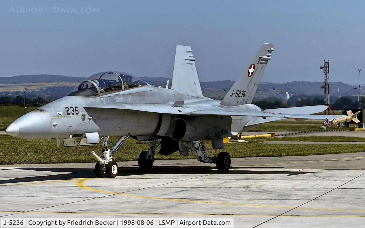 J-5236, 1997 McDonnell Douglas F/A-18D Hornet C/N 1332/SFD006, taxying to the flightline at Payerne AB