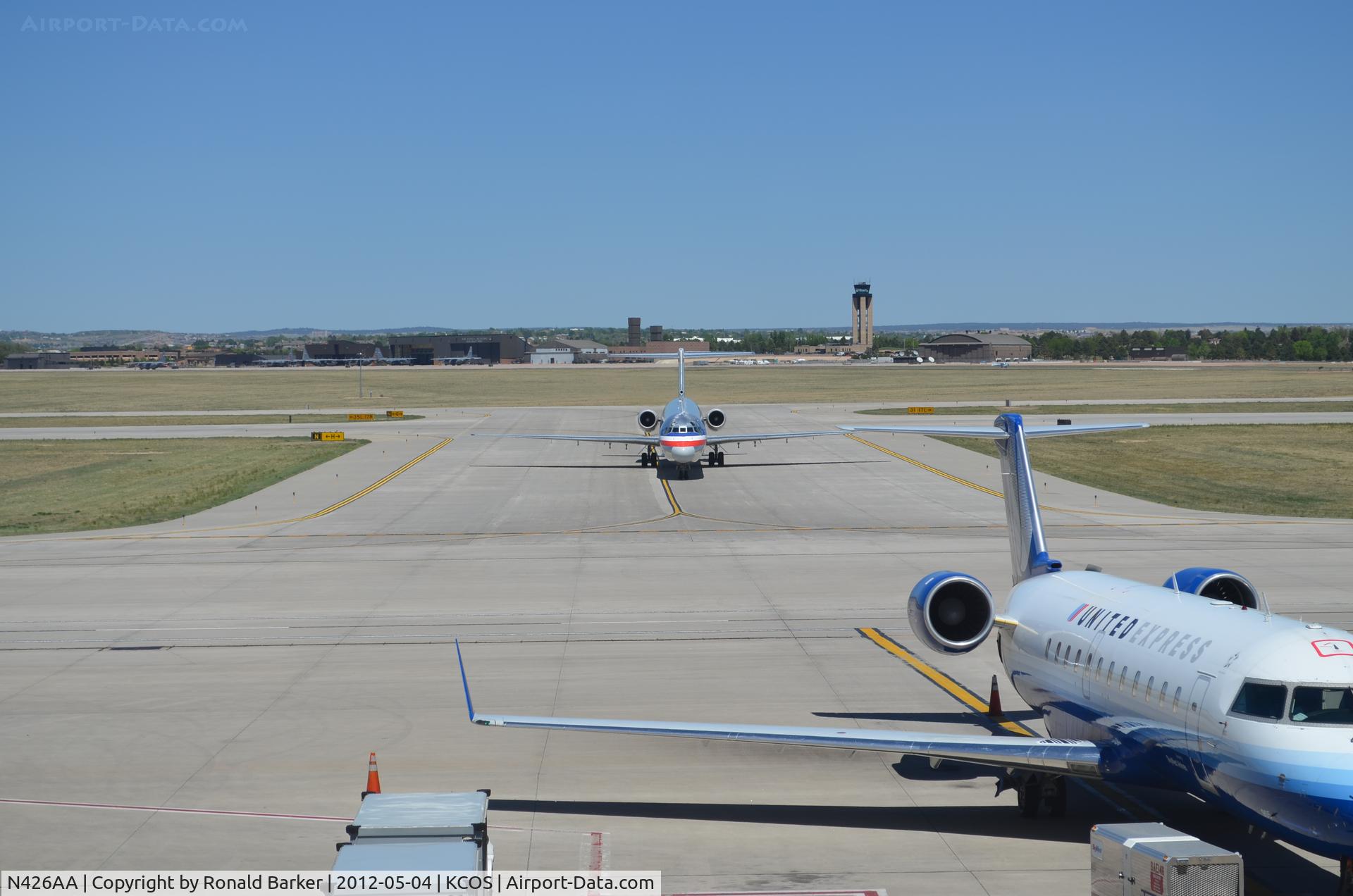 N426AA, 1986 McDonnell Douglas MD-82 (DC-9-82) C/N 49338, COS, CO