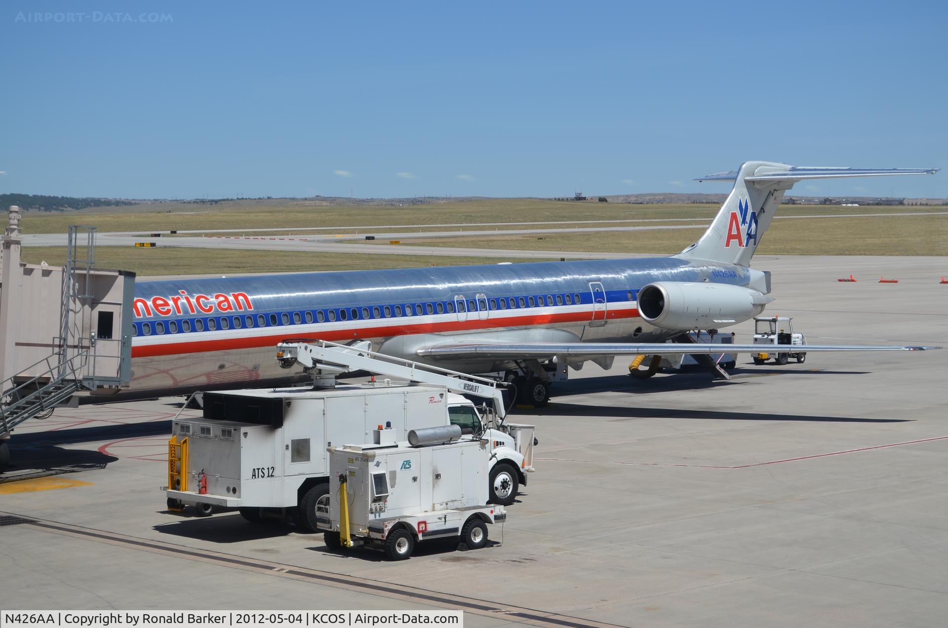 N426AA, 1986 McDonnell Douglas MD-82 (DC-9-82) C/N 49338, COS, CO
