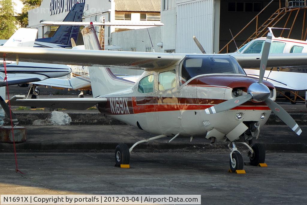 N1691X, 1975 Cessna 210L Centurion C/N 21060726, Cessna 210L