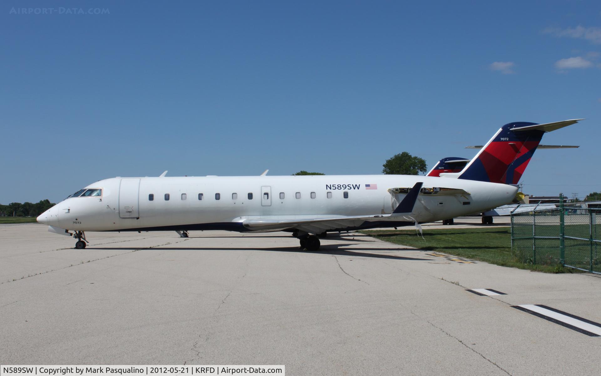 N589SW, 1995 Canadair CRJ-100ER (CL-600-2B19) C/N 7072, CL-600-2B19