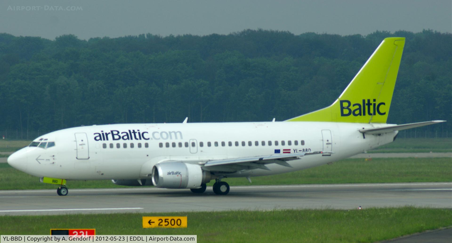 YL-BBD, 1999 Boeing 737-53S C/N 29075, Air Baltic, is waiting on the runway for departure at Düsseldorf Int´l (EDDL)