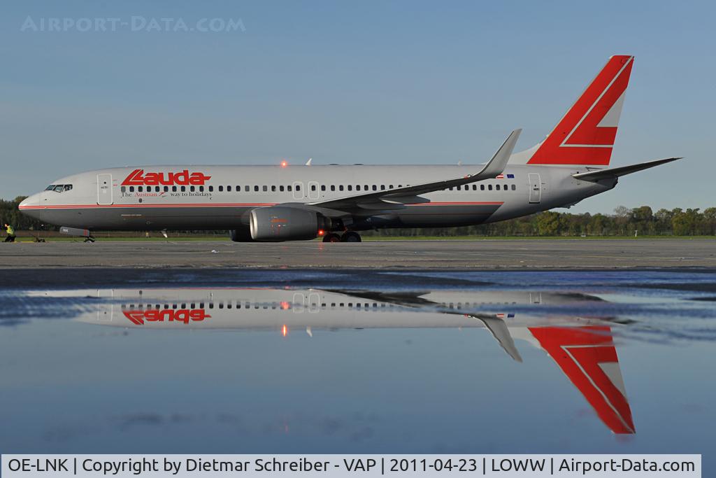 OE-LNK, 1999 Boeing 737-8Z9 C/N 28178, Lauda Air Boeing 737-800 - reflection