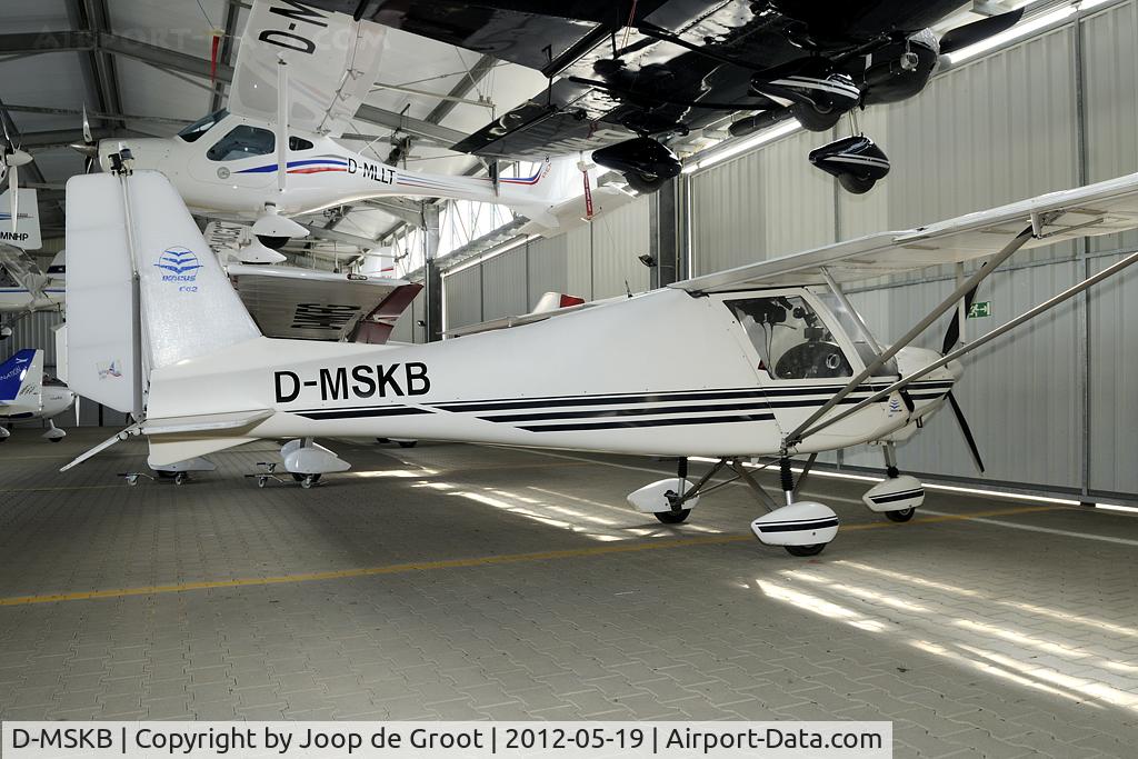 D-MSKB, Comco Ikarus C42 C/N 9710-6062, Kückhoven hangar
