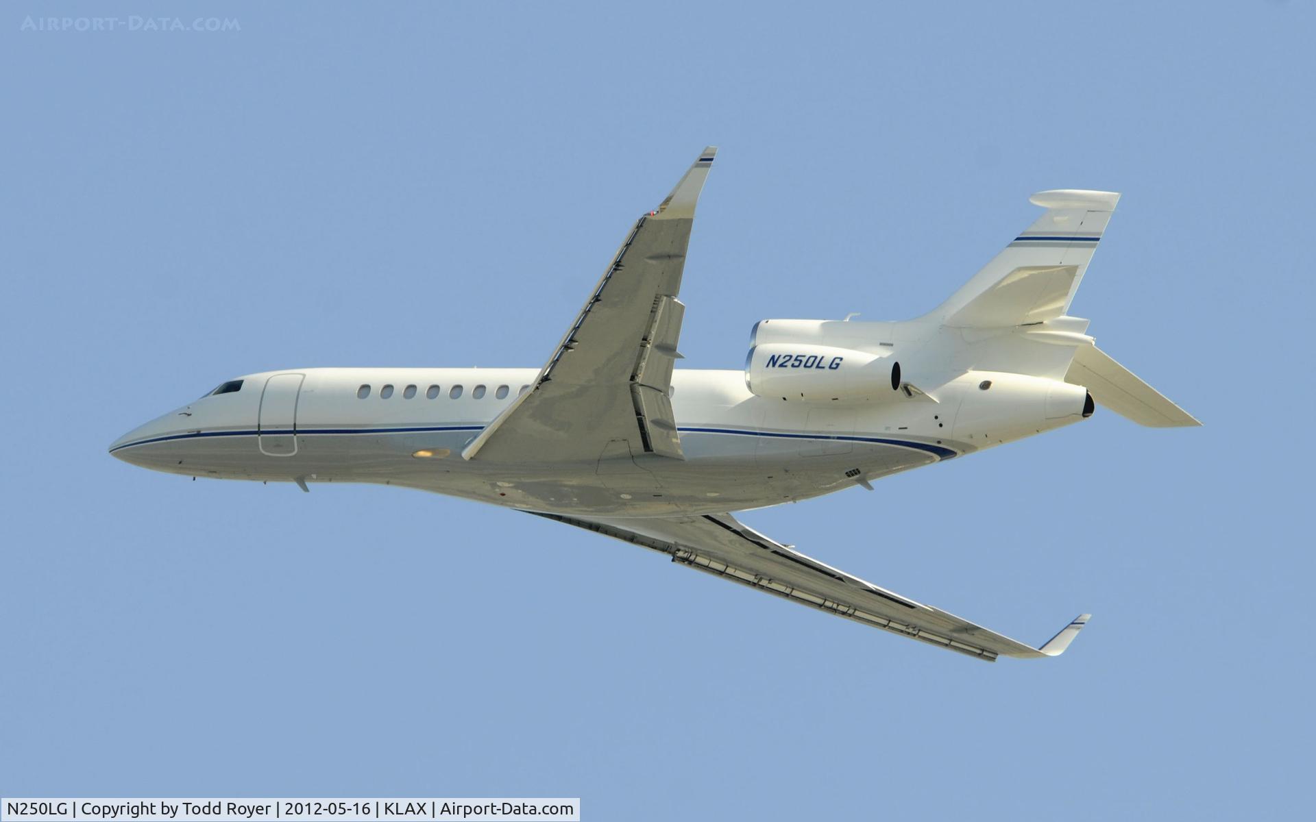N250LG, 2008 Dassault Falcon 7X C/N 12, Departing LAX on 25L