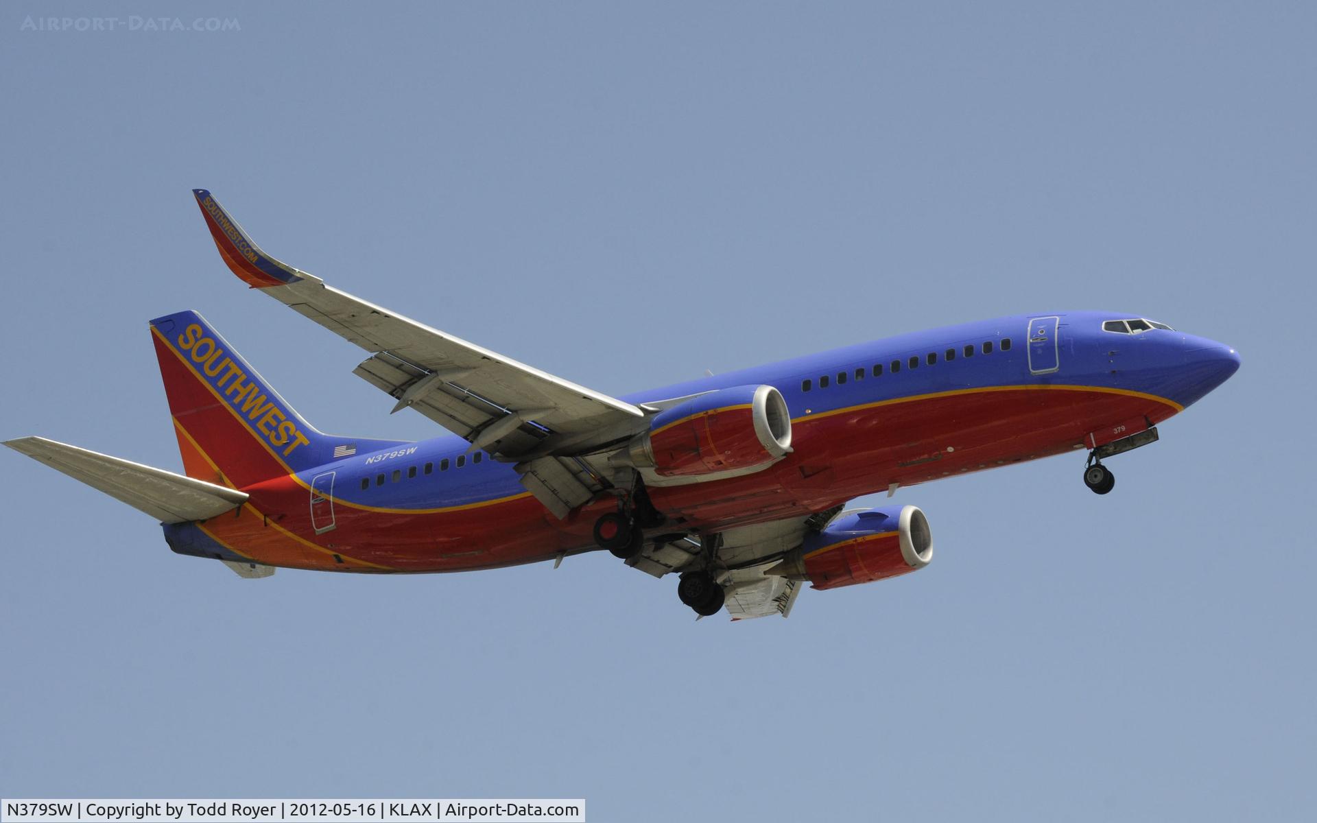 N379SW, 1994 Boeing 737-3H4 C/N 26586, Arriving at LAX on 24R