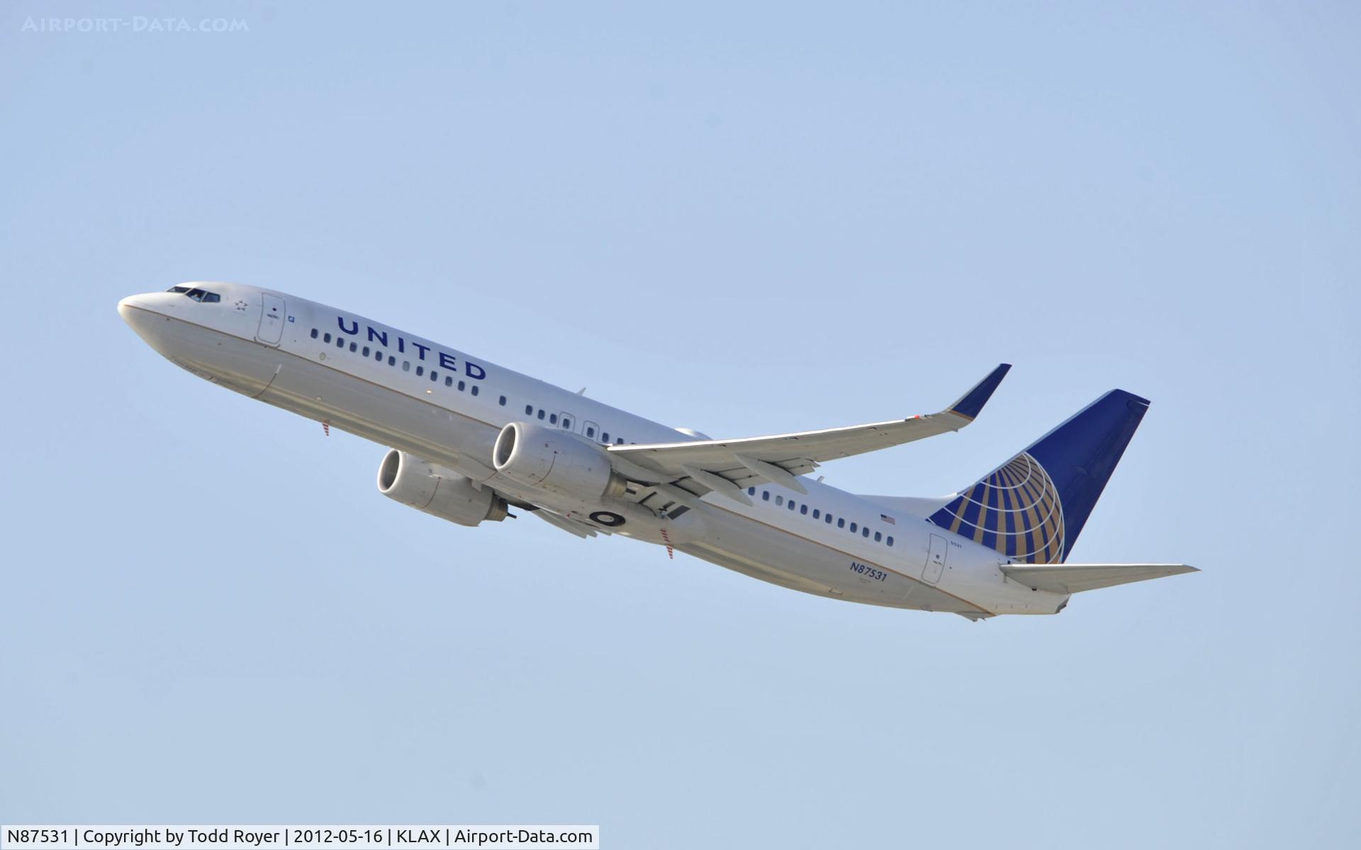 N87531, 2011 Boeing 737-824 C/N 39999, Departing LAX on 25R