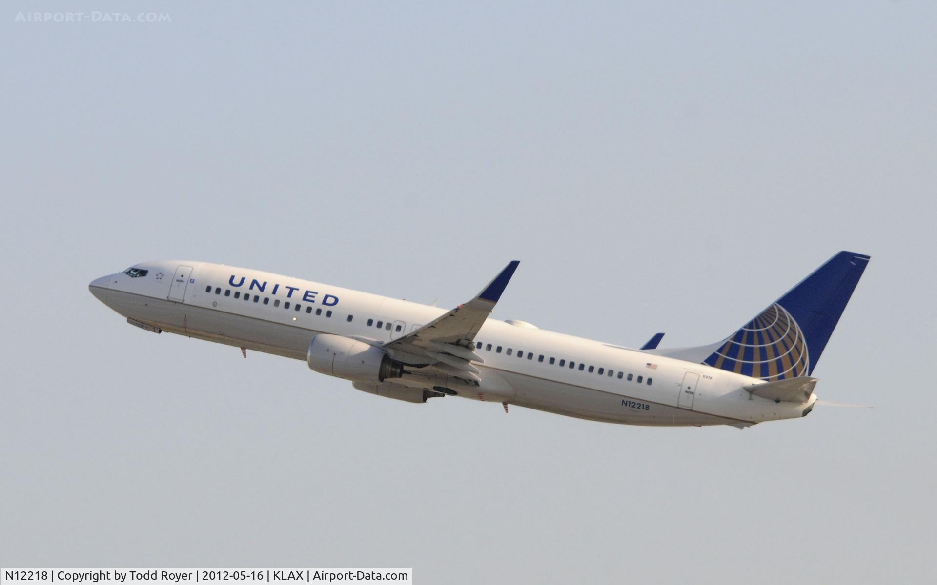 N12218, 1998 Boeing 737-824 C/N 28778, Departing LAX on 25R