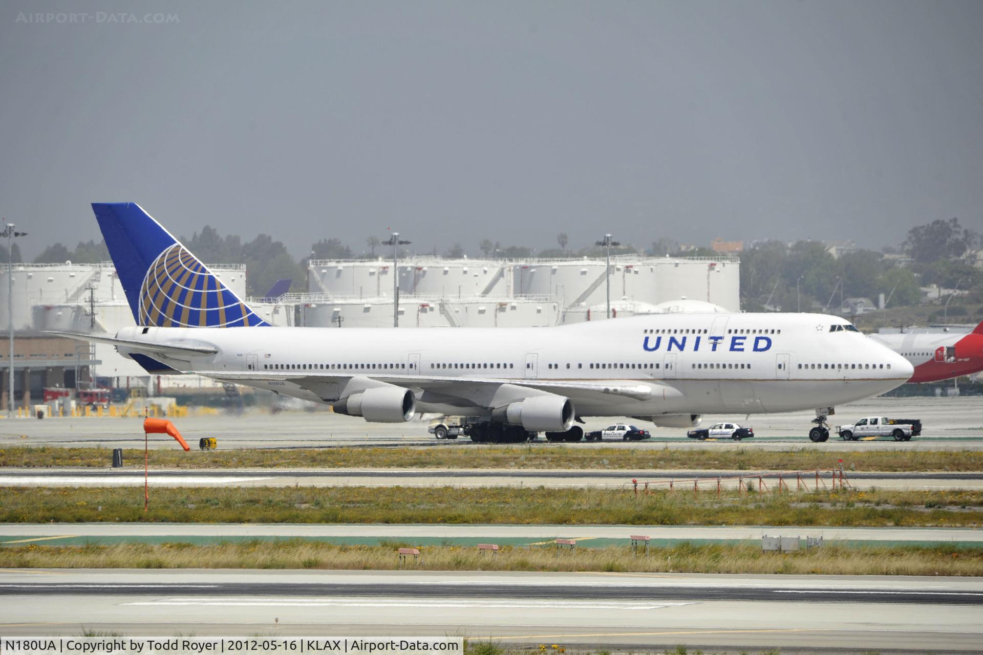 N180UA, 1991 Boeing 747-422 C/N 25224, Taxiing to gate at LAX