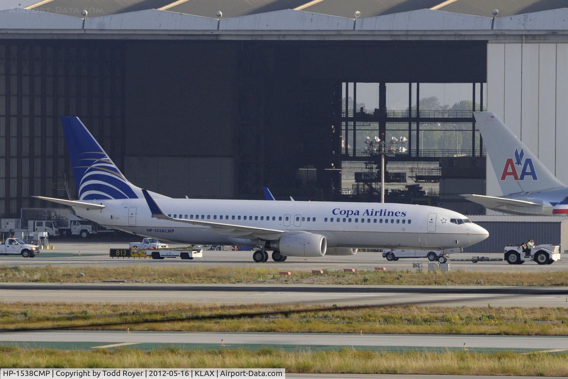 HP-1538CMP, 2009 Boeing 737-8V3 C/N 36554, Getting a tow