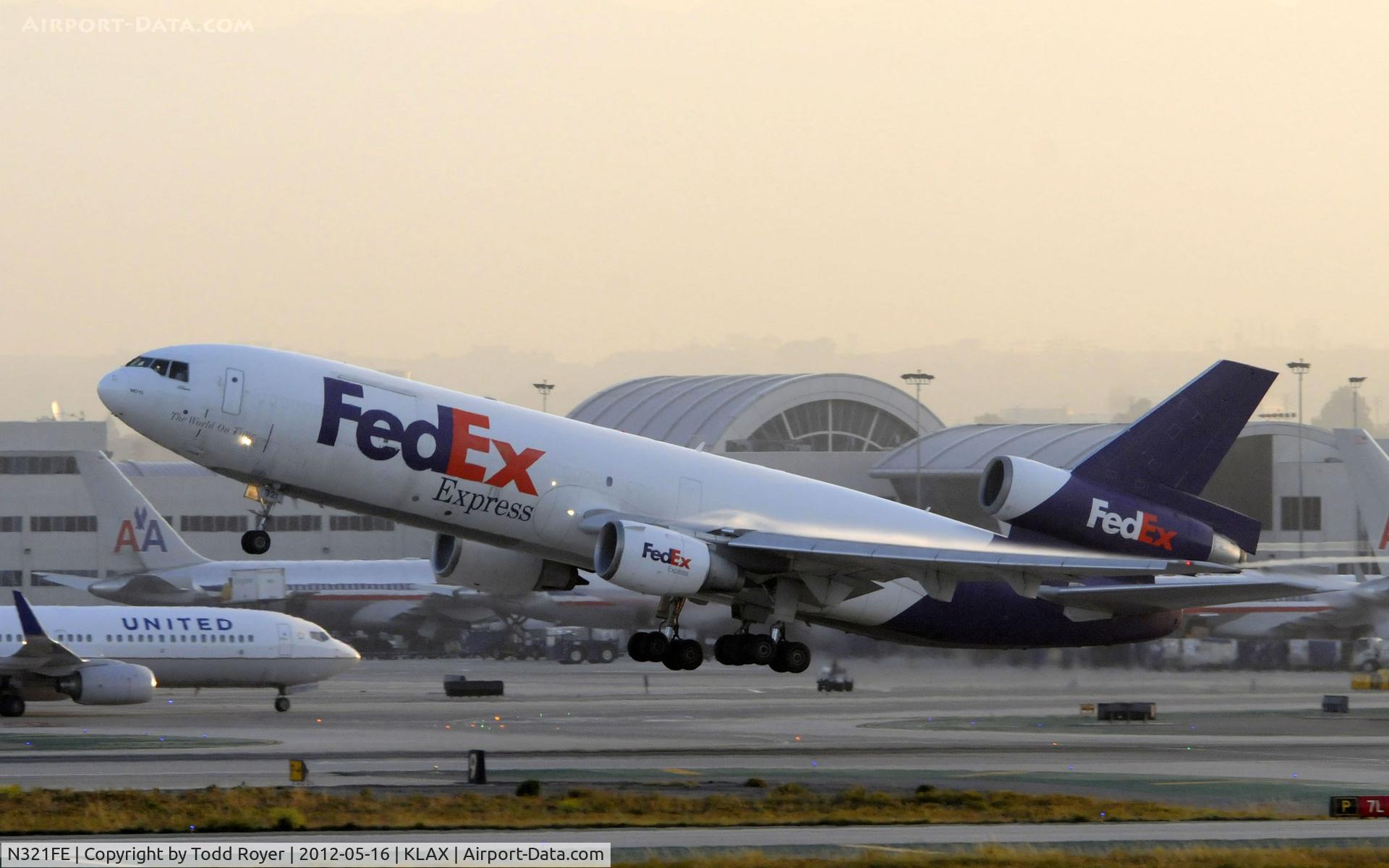 N321FE, 1980 McDonnell Douglas DC-10-30F C/N 47836, Early morning departure form LAX
