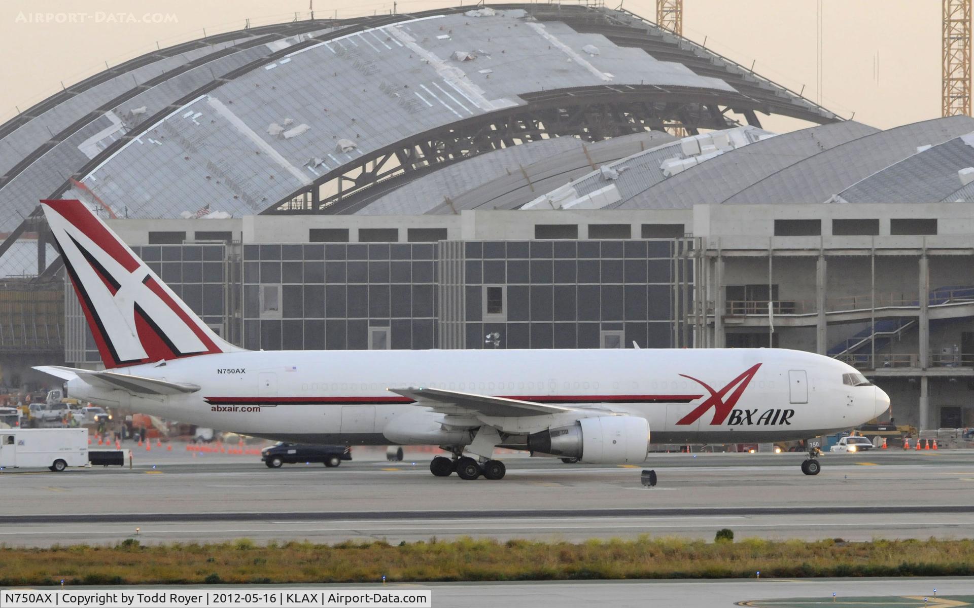 N750AX, 1984 Boeing 767-232 C/N 22227, Taxiing to parking at LAX