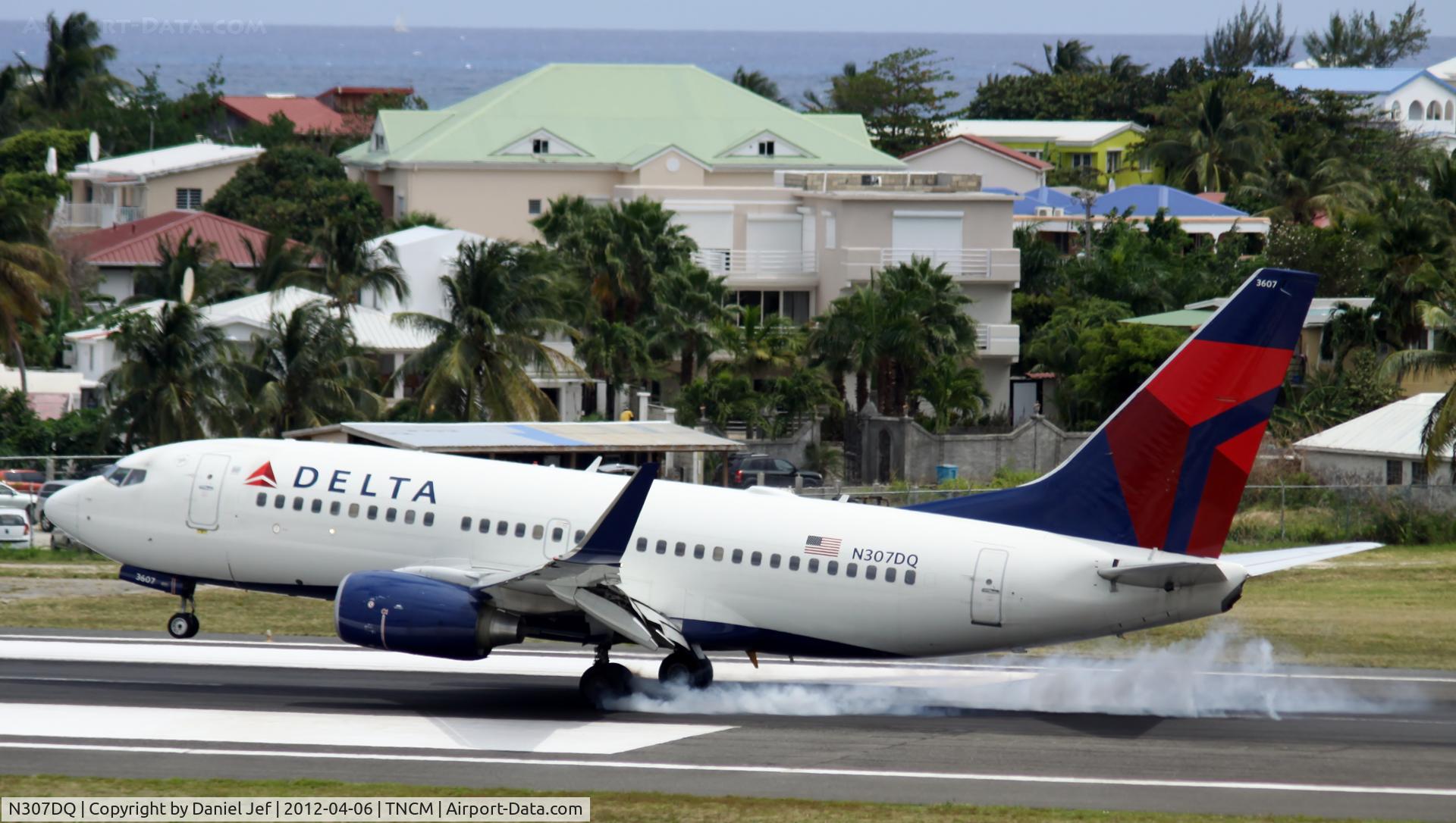 N307DQ, 2008 Boeing 737-732 C/N 29679, N307DQ