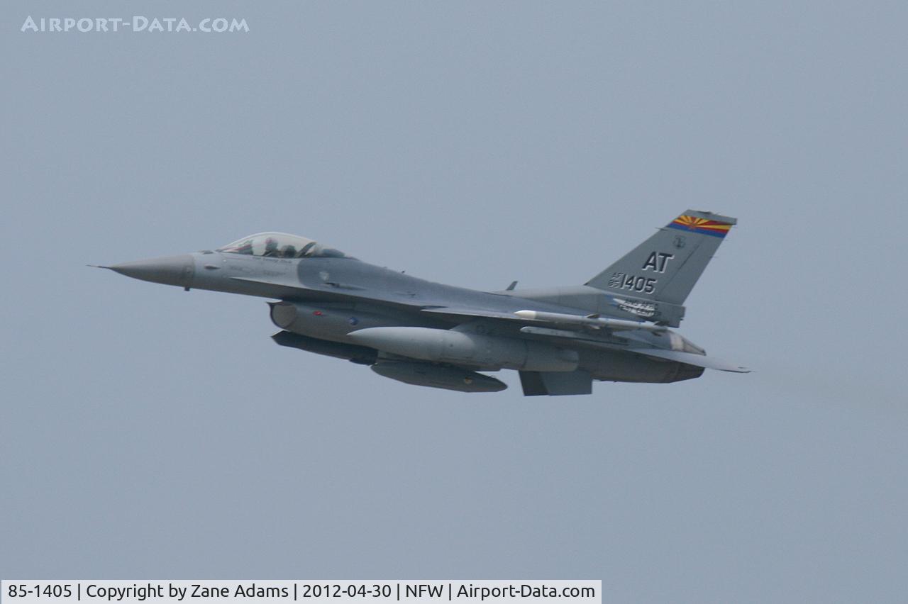 85-1405, 1985 General Dynamics F-16C C/N 5C-185, Departing NAS Fort Worth