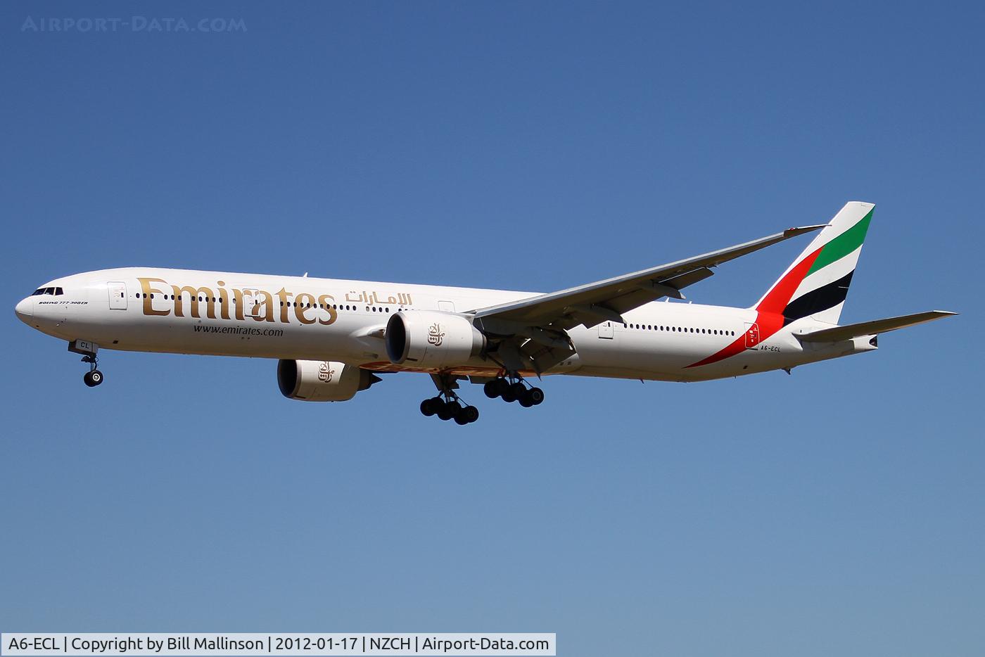 A6-ECL, 2008 Boeing 777-36N/ER C/N 37704, finals to 02