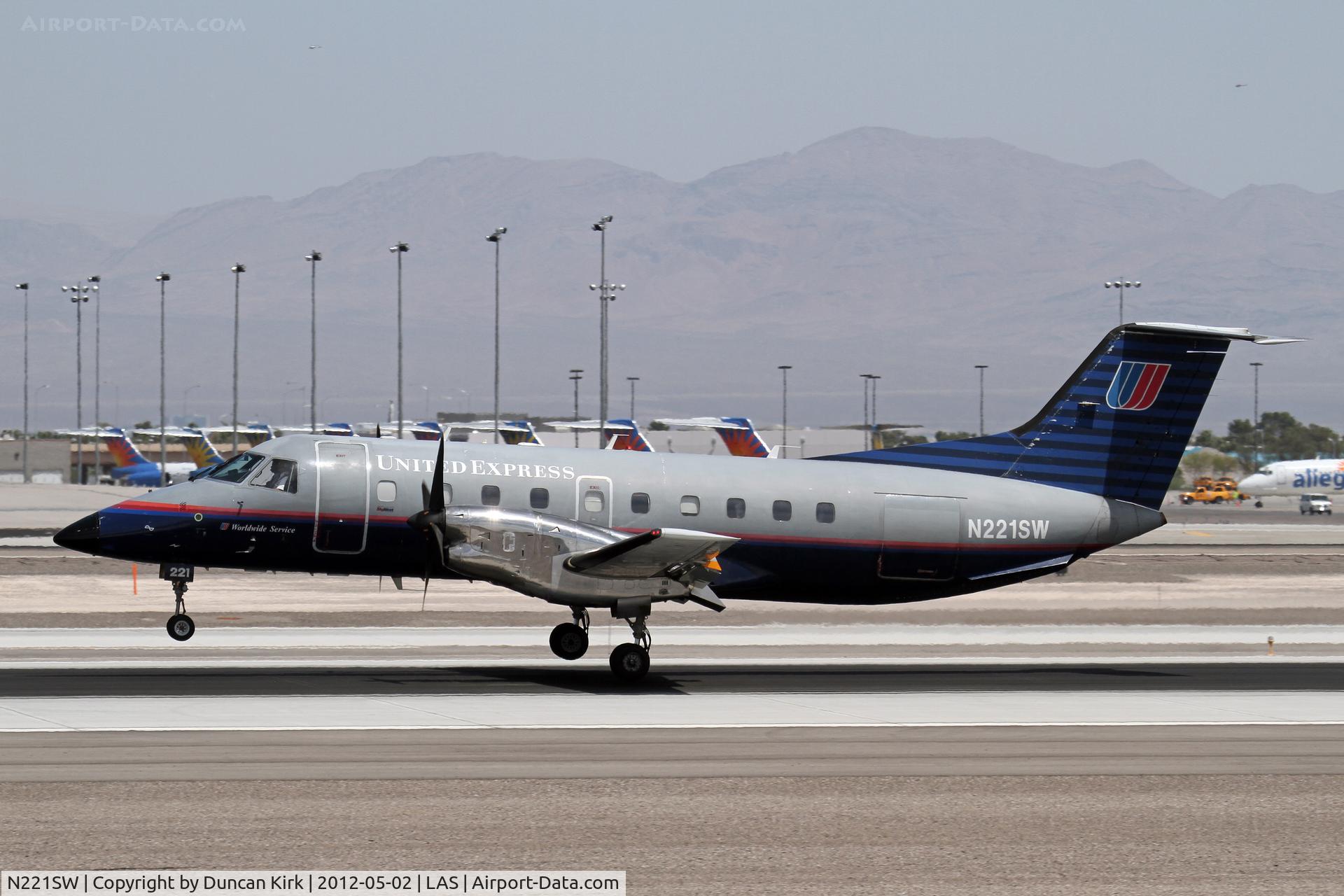 N221SW, 1994 Embraer EMB-120ER Brasilia C/N 120.290, Yet to be repainted in former Continental scheme