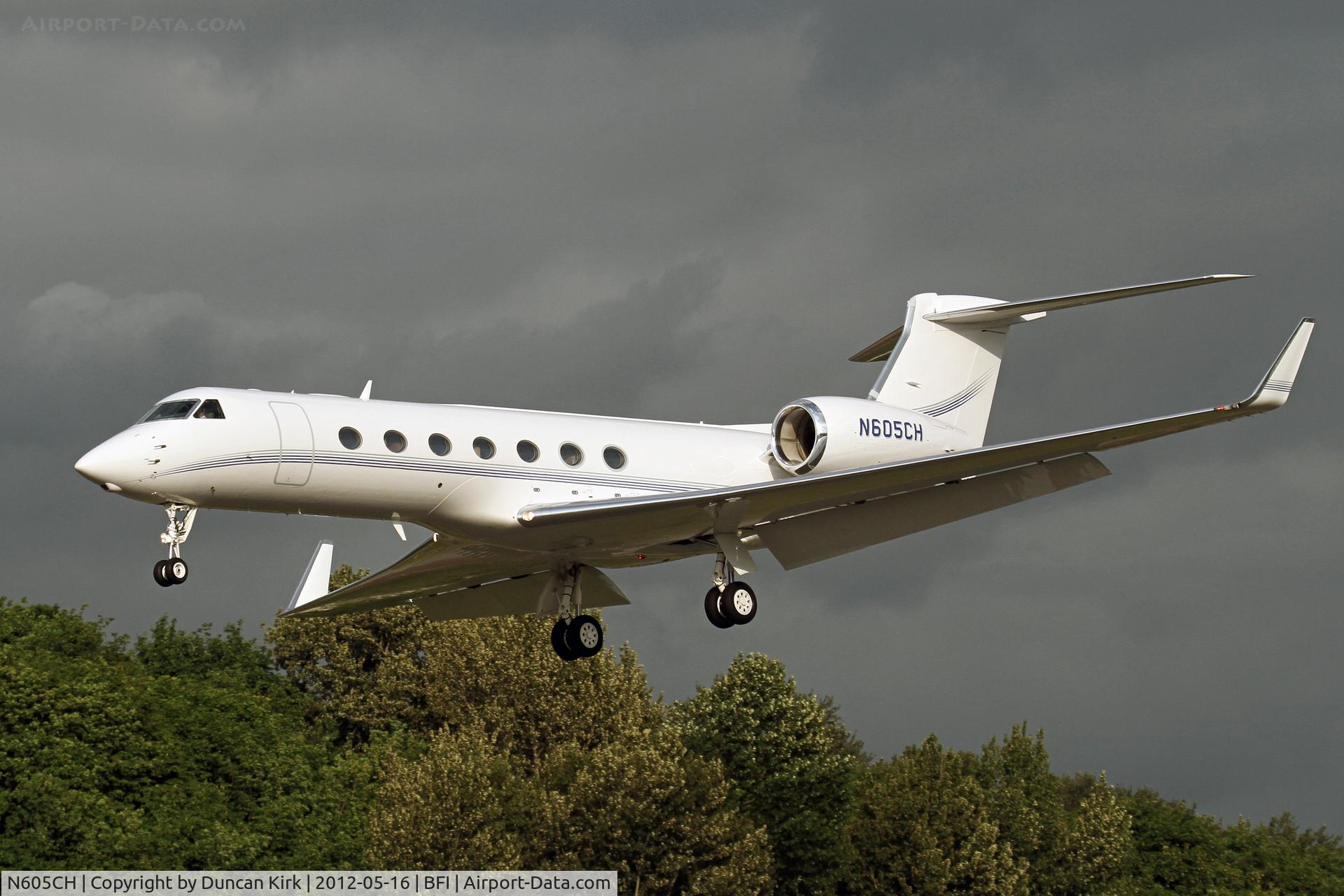 N605CH, 2000 Gulfstream Aerospace G-V C/N 5263, High approach to BFI