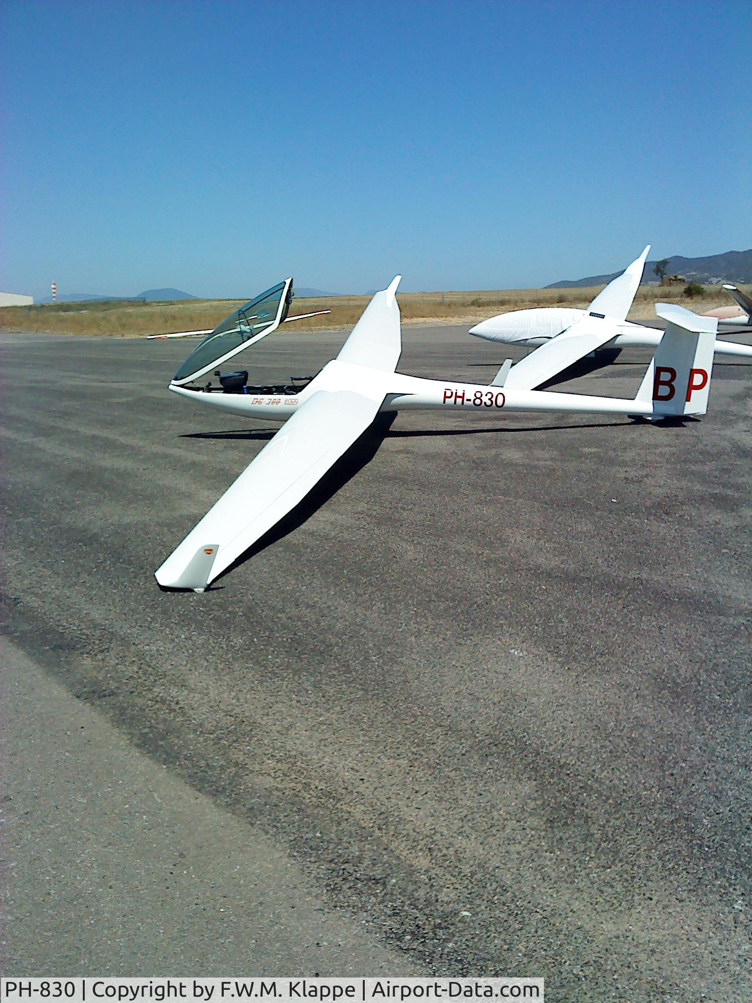 PH-830, Elan DG-300 C/N 3E275, Before departure at Jaca Aerodromo Spanisch Pyrenees