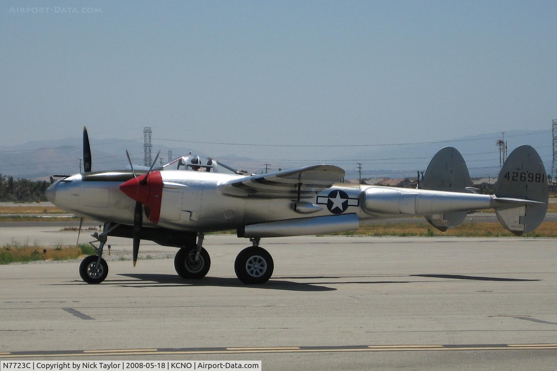 N7723C, 1944 Lockheed P-38L-5 Lightning C/N 7985, Chino Air Show 08