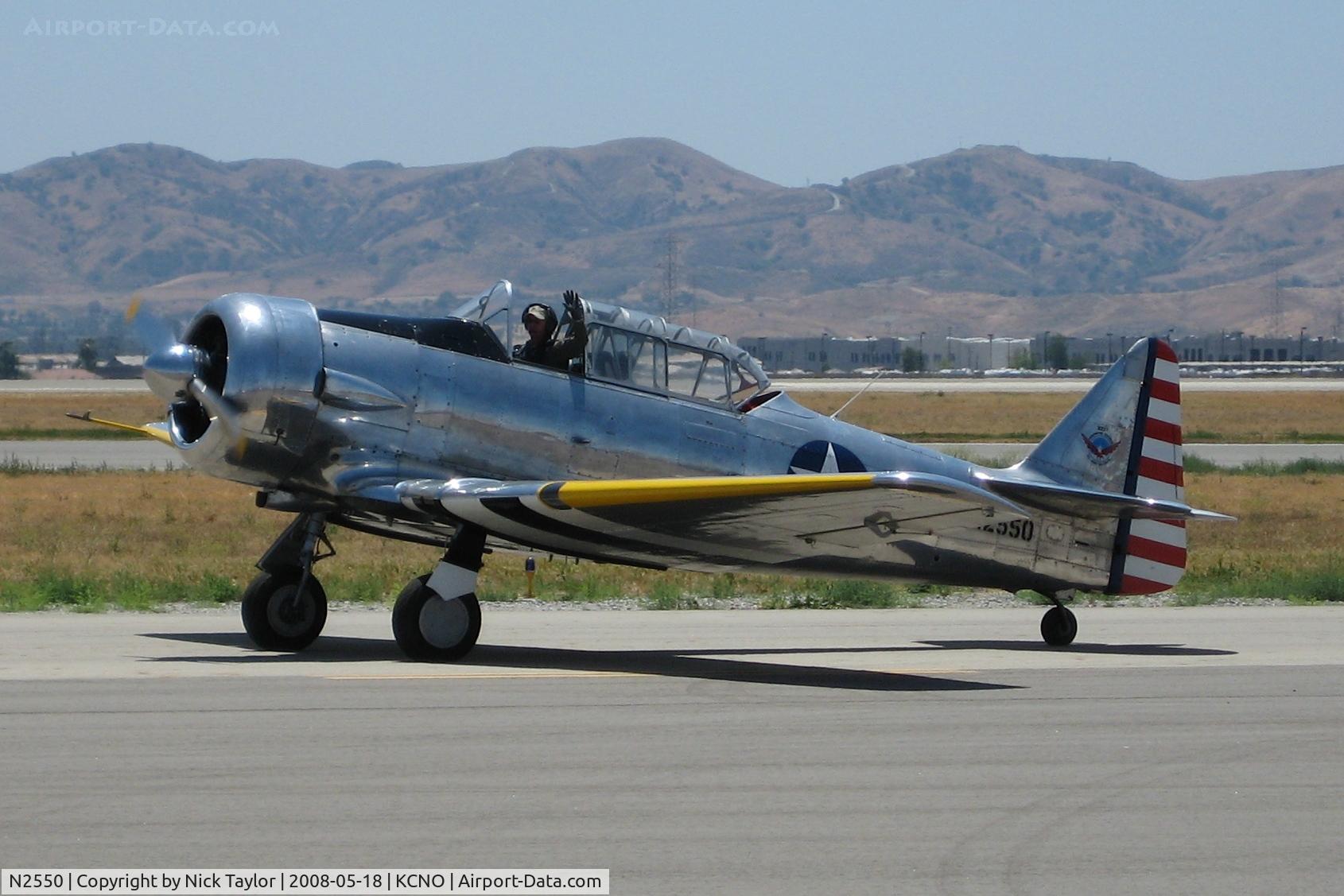N2550, 1985 North American SNJ-5 Texan C/N 43683, Chino Air Show 08