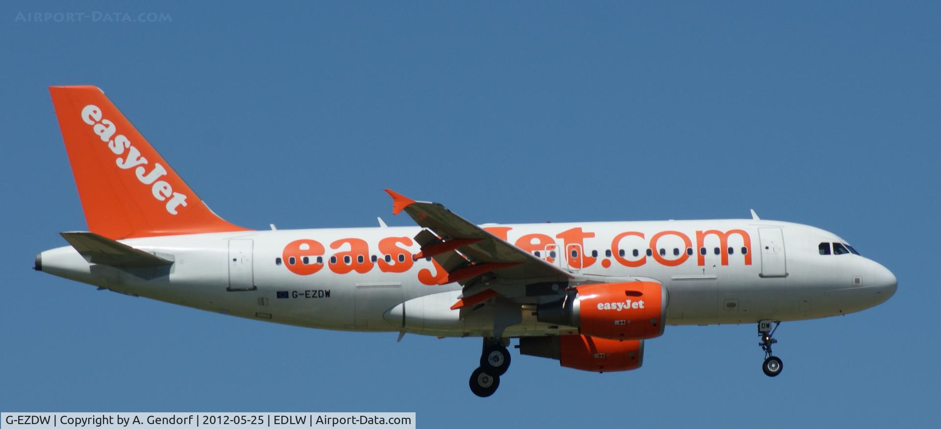 G-EZDW, 2008 Airbus A319-111 C/N 3746, Easy Jet, is here on short finals at Dortmund-Wickede (EDLW)