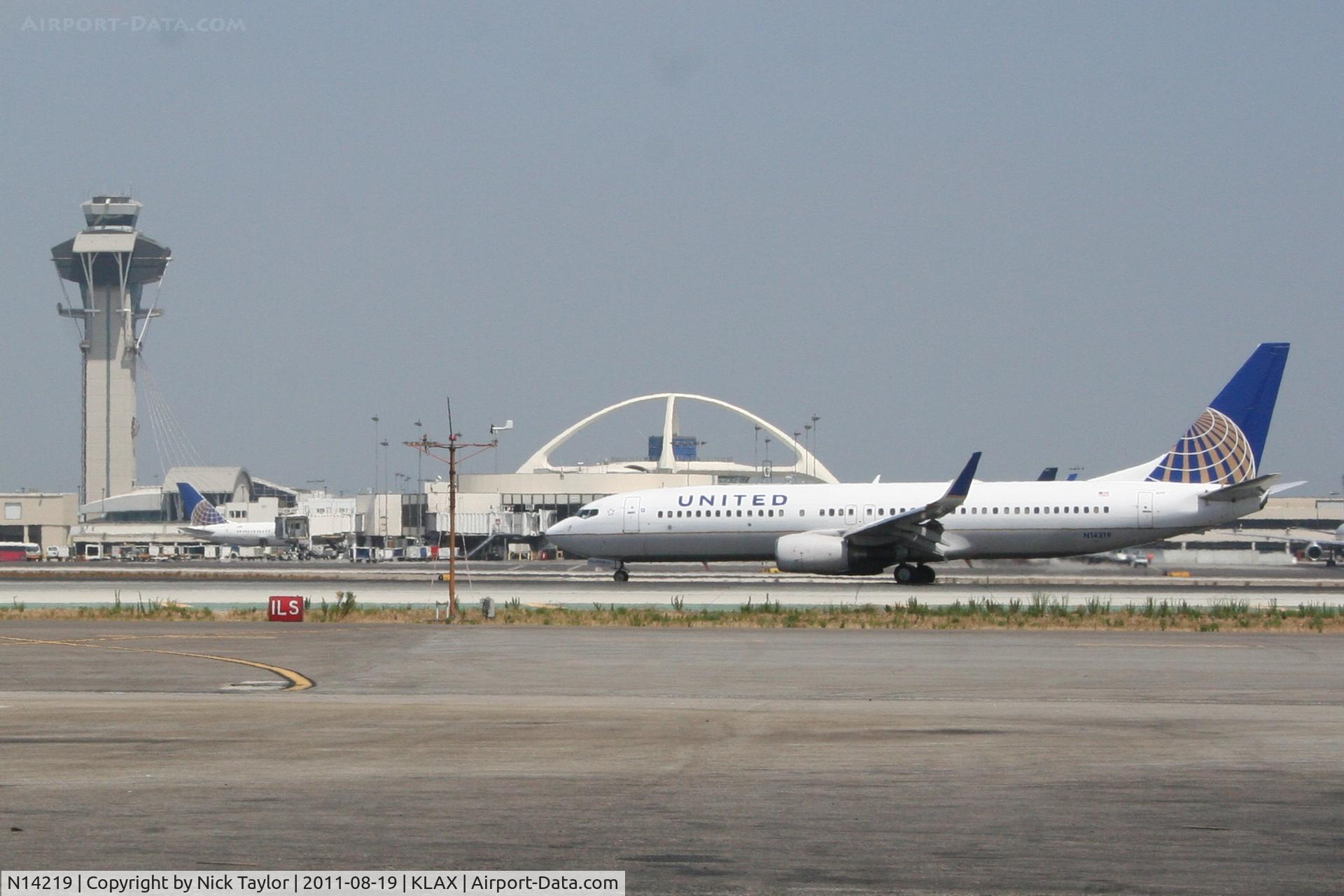 N14219, 1998 Boeing 737-824 C/N 28781, Rollout 25L