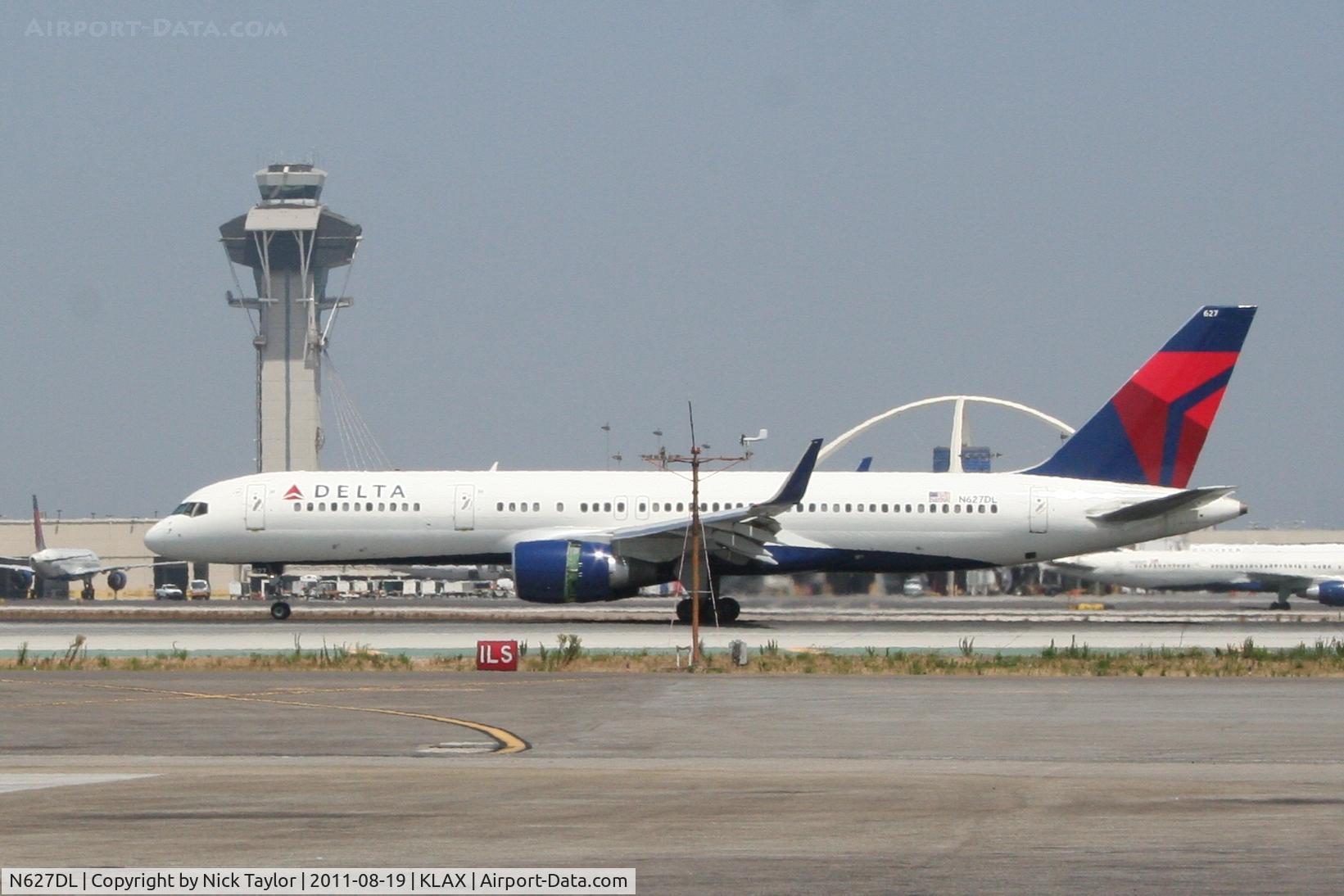 N627DL, 1987 Boeing 757-232 C/N 22917, Thrust reversers deployed