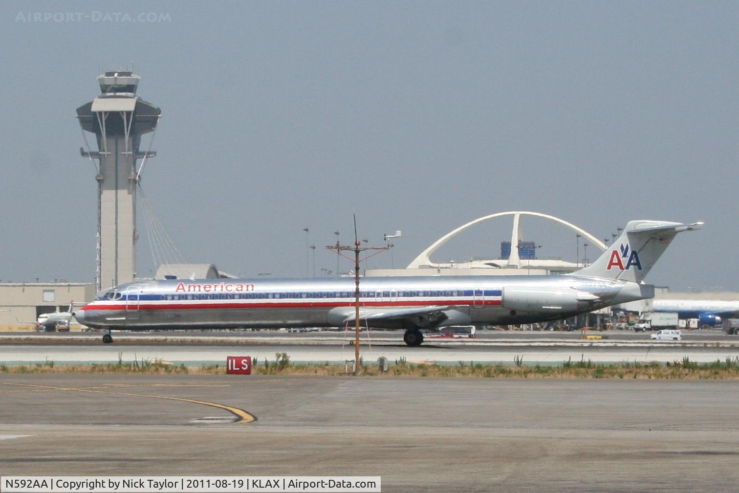 N592AA, 1991 McDonnell Douglas MD-83 (DC-9-83) C/N 53255, Rolling out 25L