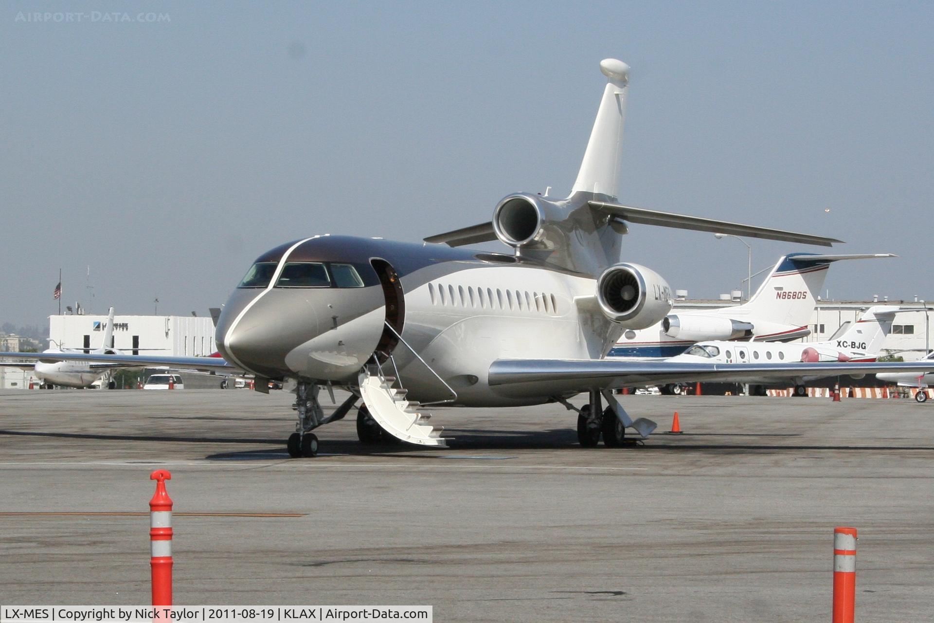 LX-MES, 2010 Dassault Falcon 7X C/N 097, Atlantic ramp