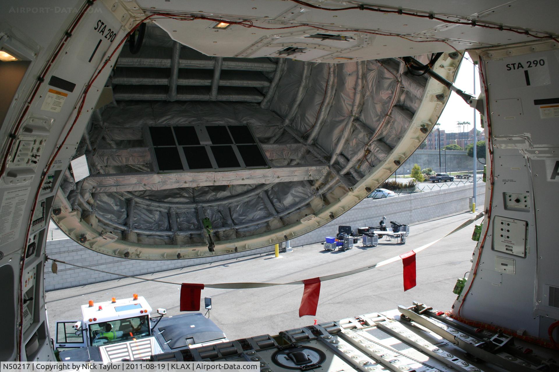 N50217, 2010 Boeing 747-8R7F C/N 35806, Main cargo door