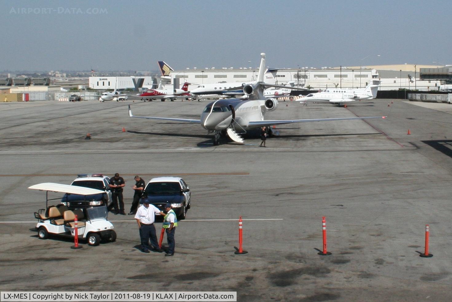 LX-MES, 2010 Dassault Falcon 7X C/N 097, Atlantic ramp