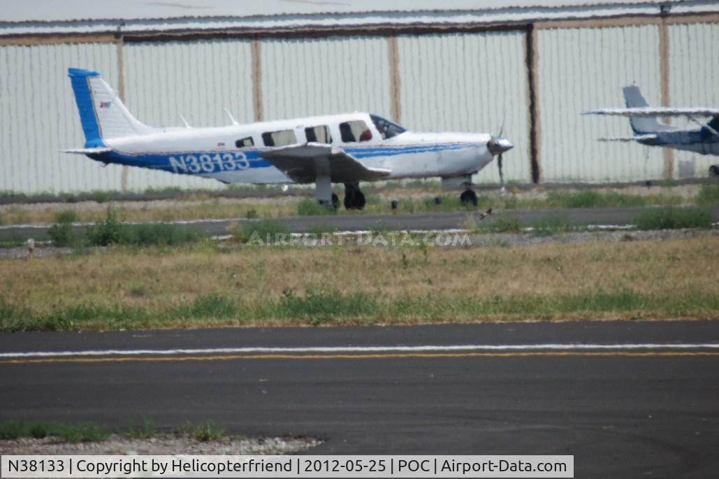 N38133, Piper PA-32R-300 Cherokee Lance C/N 32R-7780389, Rolling out after landing