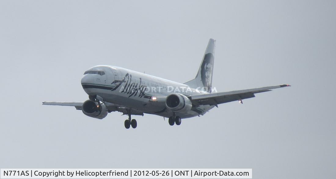 N771AS, 1993 Boeing 737-4Q8 C/N 25104, On final for 26R