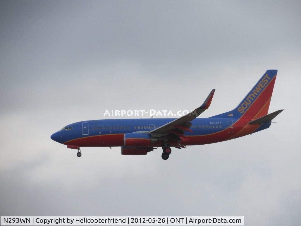N293WN, 2007 Boeing 737-7H4 C/N 36612, On final for 26R
