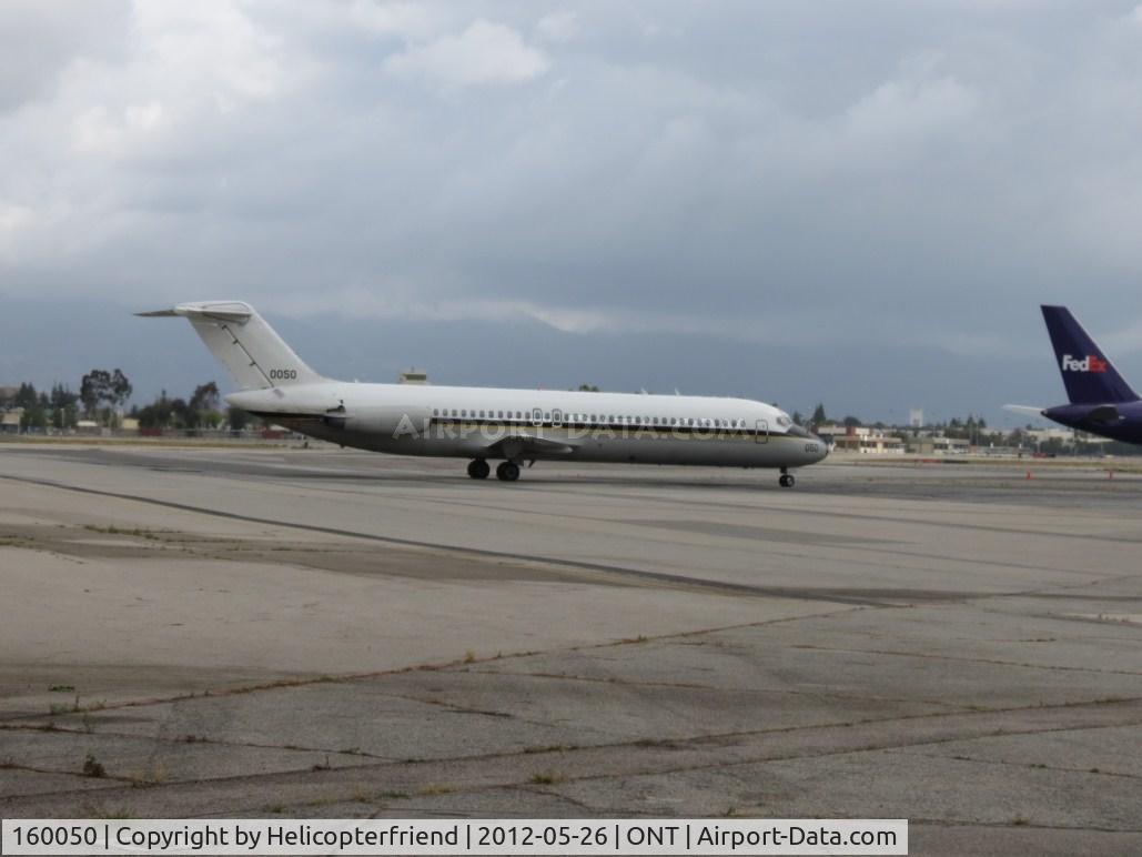 160050, 1975 McDonnell Douglas C-9B (DC-9-33) Skytrain II C/N 47699, Taxiing into Guardian Air parking area and preparing to stop