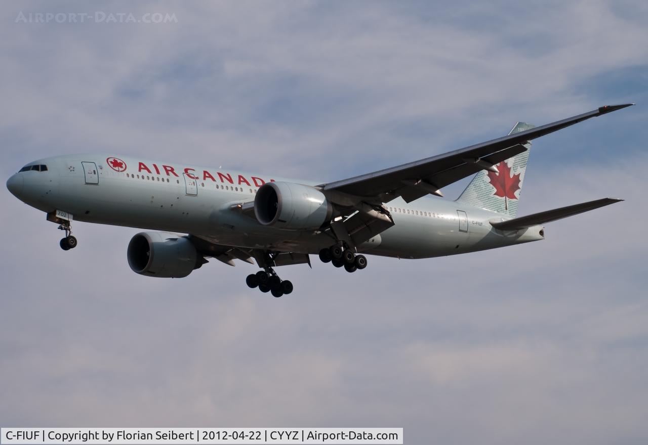 C-FIUF, 2007 Boeing 777-233/LR C/N 35243, Short final rwy 05