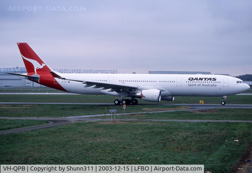 VH-QPB, 2003 Airbus A330-303 C/N 0558, Delivery day...