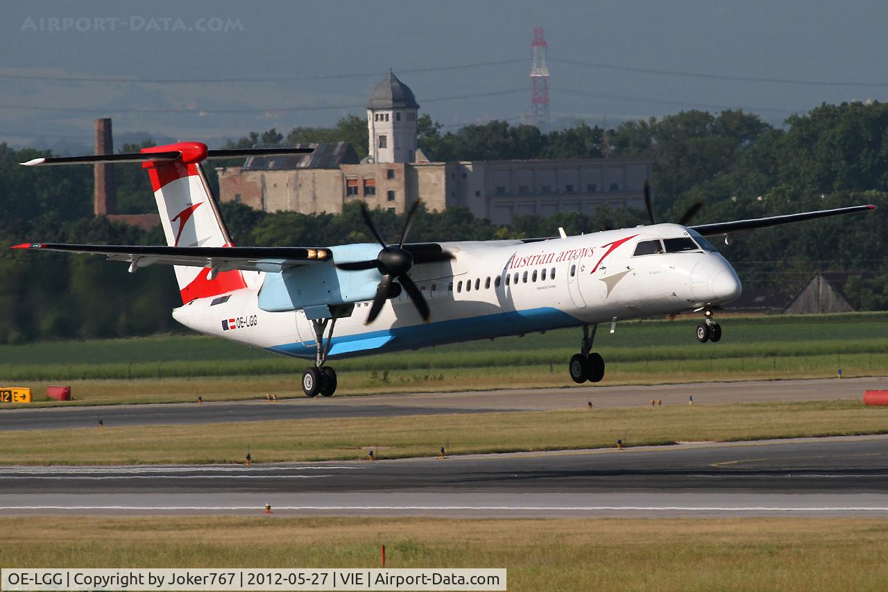 OE-LGG, 2002 De Havilland Canada DHC-8-402Q Dash 8 C/N 4074, Austrian arrows