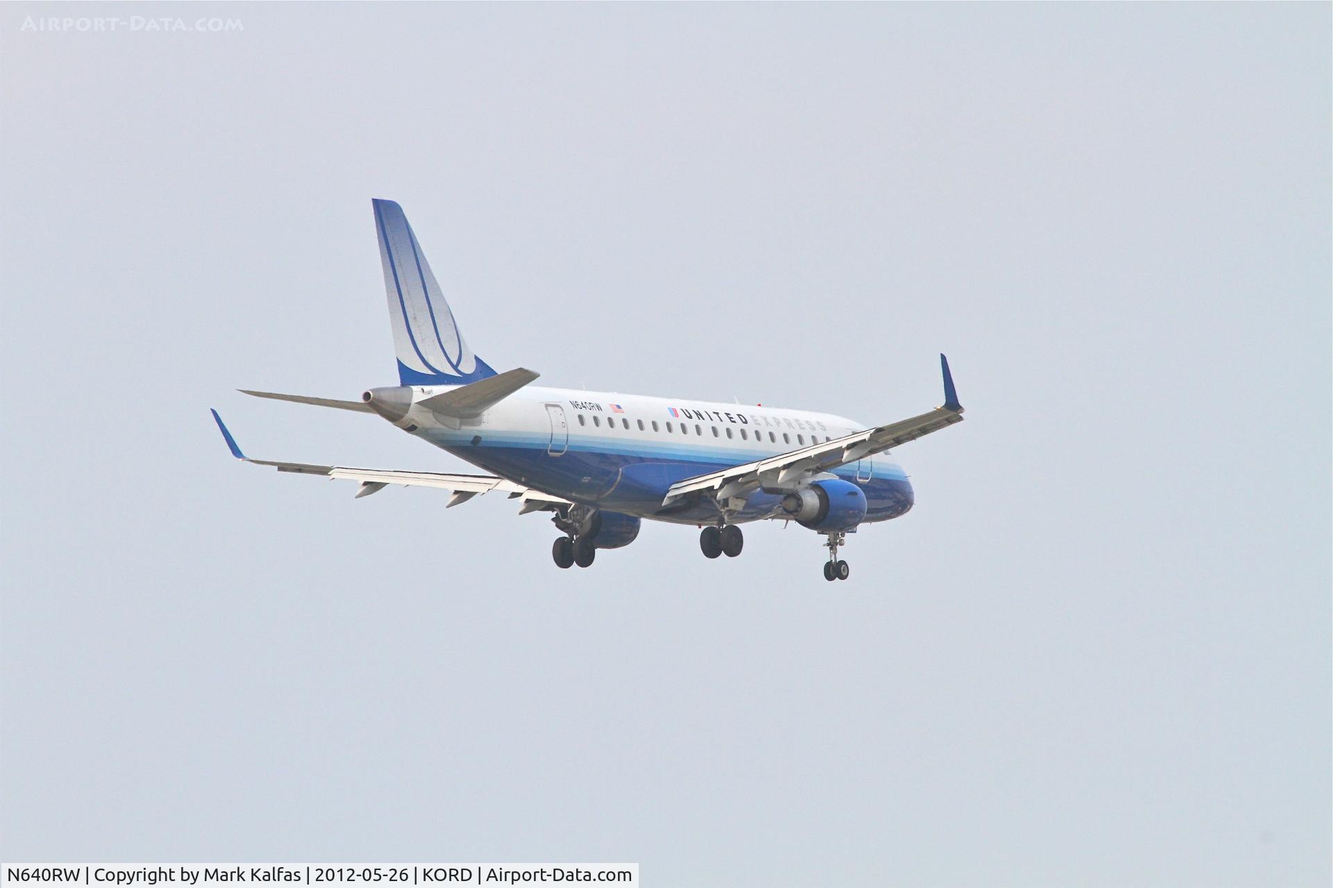 N640RW, 2004 Embraer 170SE (ERJ-170-100SE) C/N 17000058, Shuttle America Embraer ERJ 170-100 SE, TCF3515 arriving from Cedar Rapids, RWY 10 approach KORD.