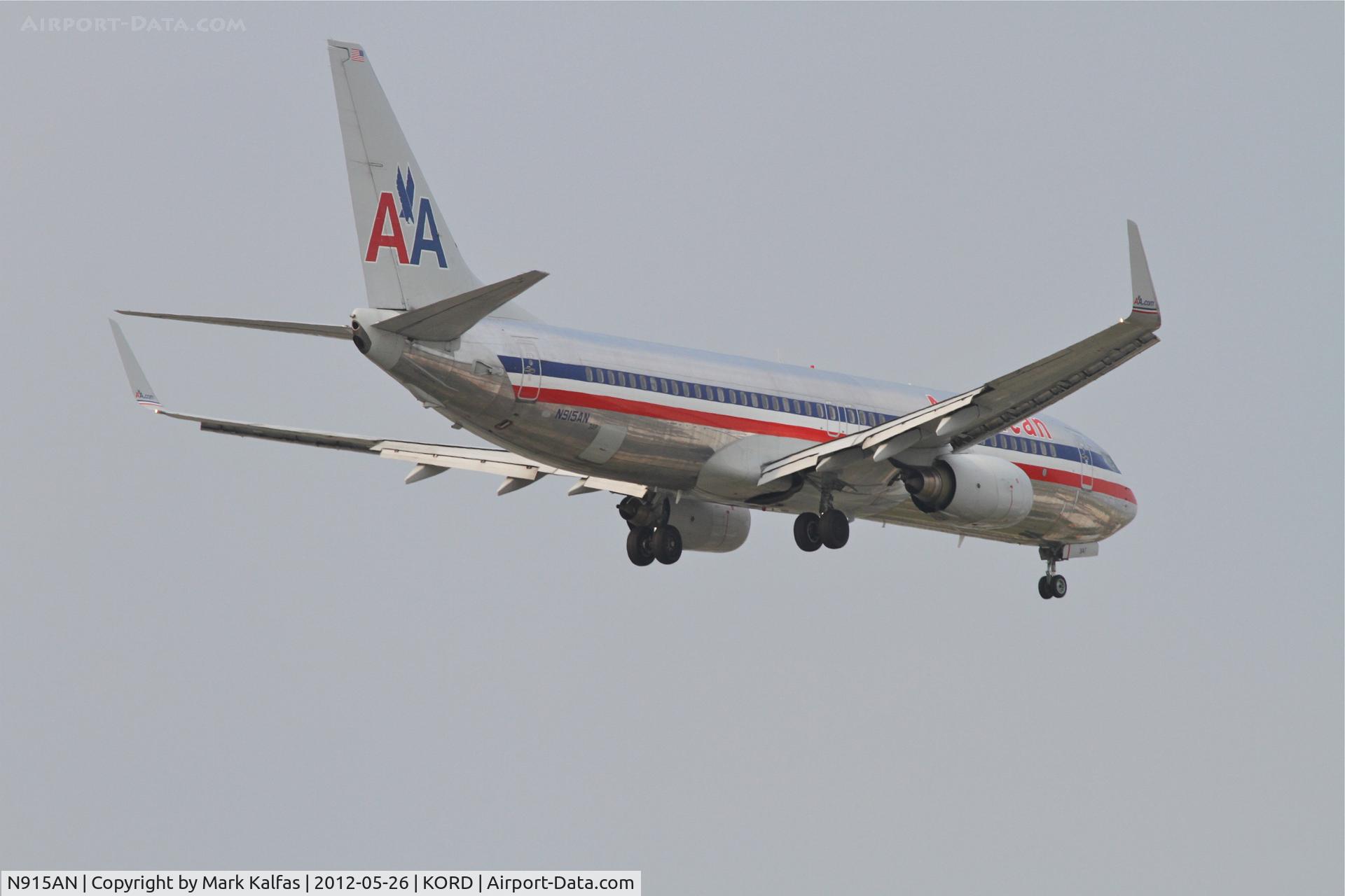 N915AN, 1999 Boeing 737-823 C/N 29516, American Airlines Boeing 737-823, AAL681 arriving from LAX, RWY 10 approach KORD.