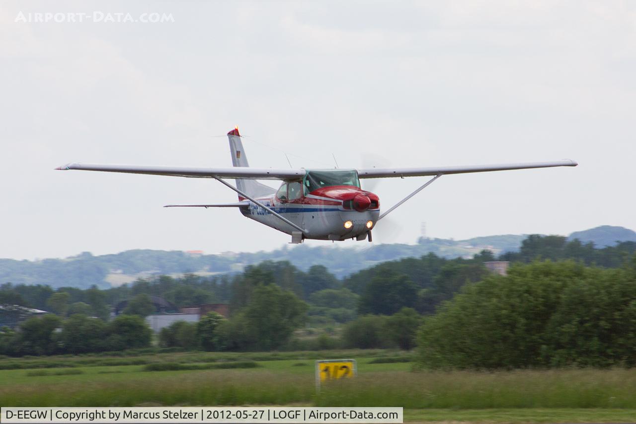 D-EEGW, Cessna TR182 RGII Turbo Skylane Turbo Skylane RG C/N R18200667, at LOGF
