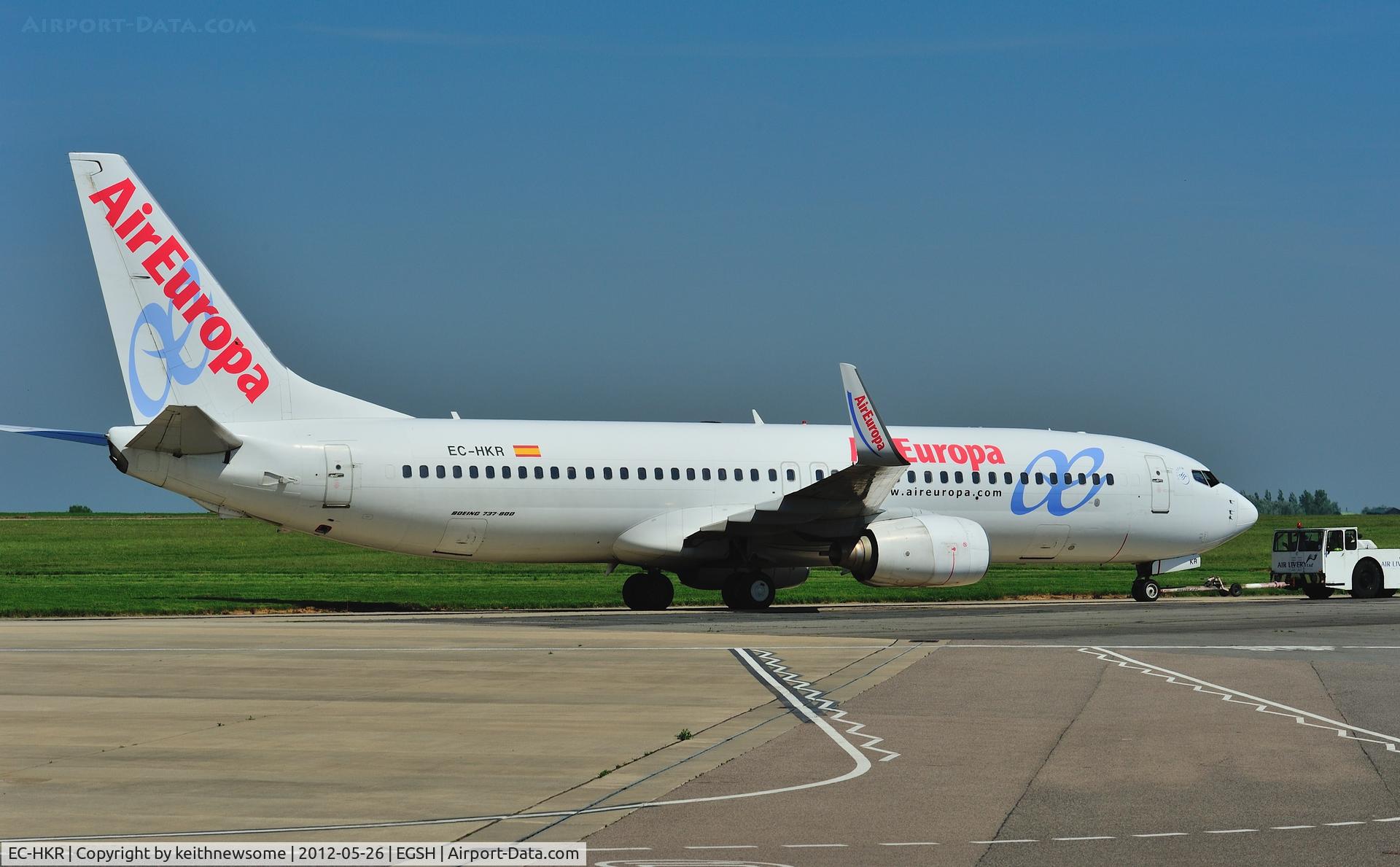 EC-HKR, 2000 Boeing 737-85P C/N 28536, About to enter the spray shop ????