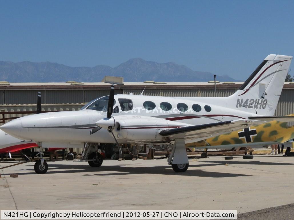 N421HG, Cessna 421C Golden Eagle C/N 421C0862, Parked at a shop