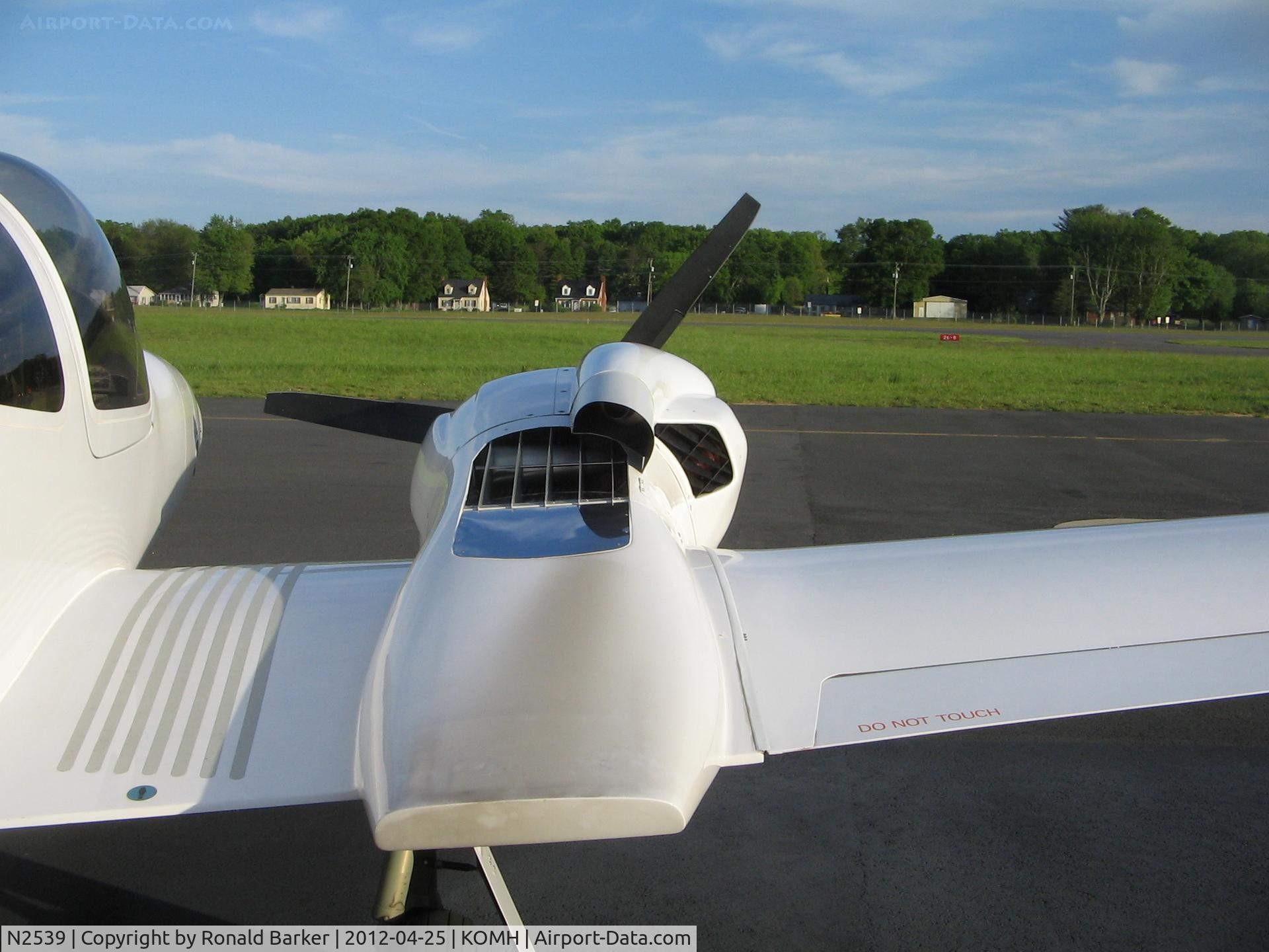 N2539, 2008 Diamond DA-42M-NG Twin Star C/N 42.255, Orange
