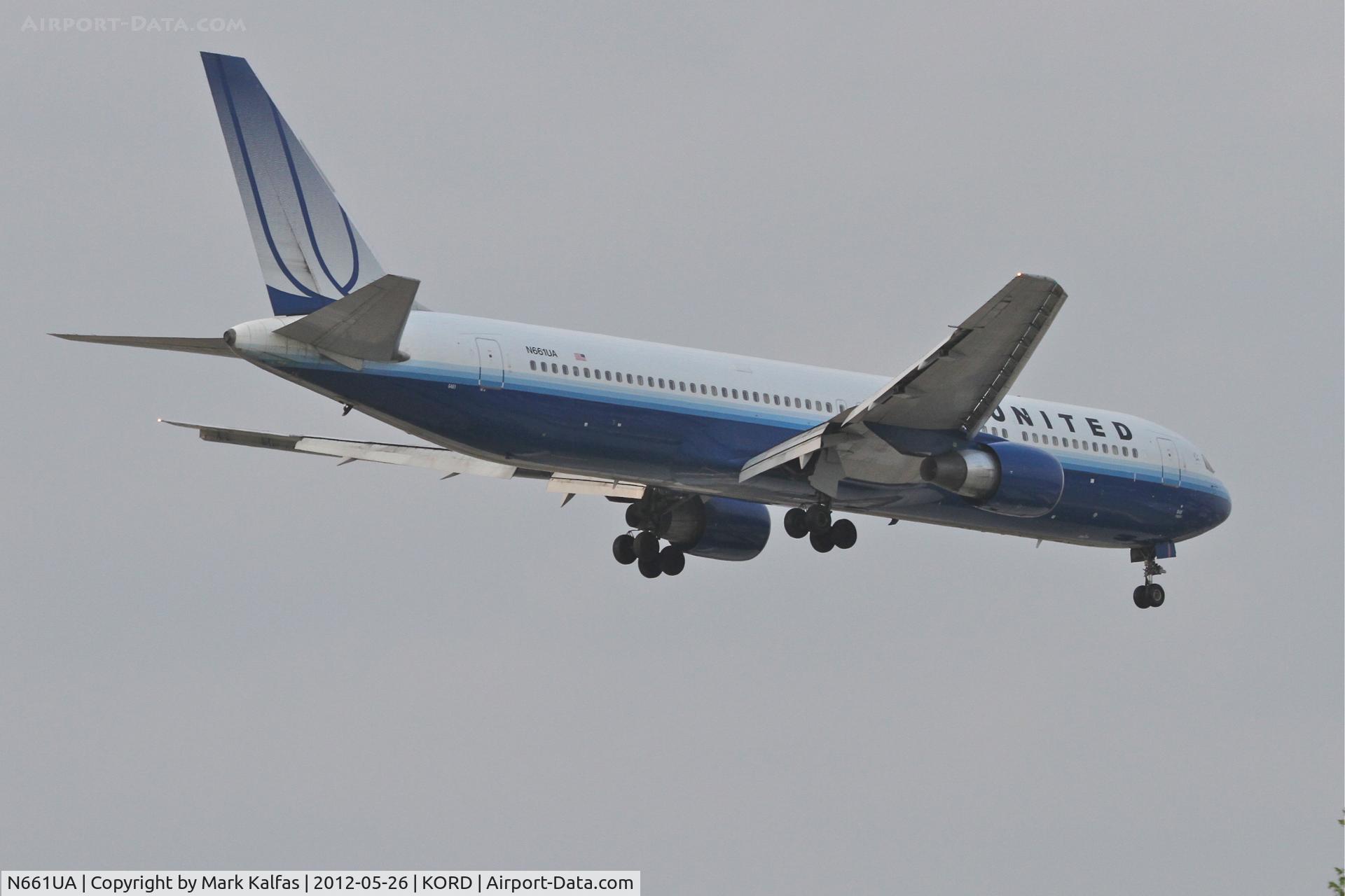 N661UA, 1993 Boeing 767-322 C/N 27158, United Airlines Boeing 767-322, UAL959 arriving from  London Heathrow /EGLL, RWY 10 approach KORD.