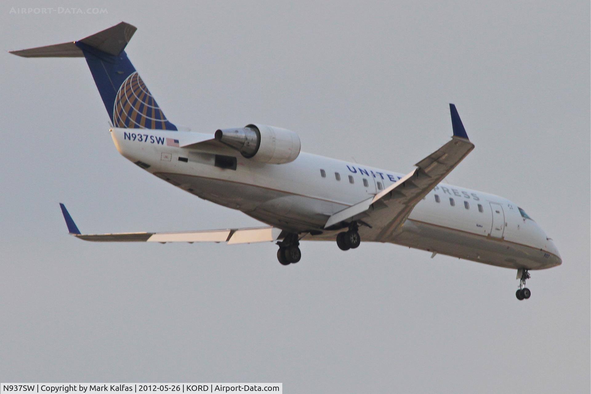 N937SW, 2003 Bombardier CRJ-200LR (CL-600-2B19) C/N 7735, SkyWest/United Express Bombardier CL-600-2B19, SKW5295 arriving from General Mitchell Intl /KMKE, RWY 10 approach KORD.