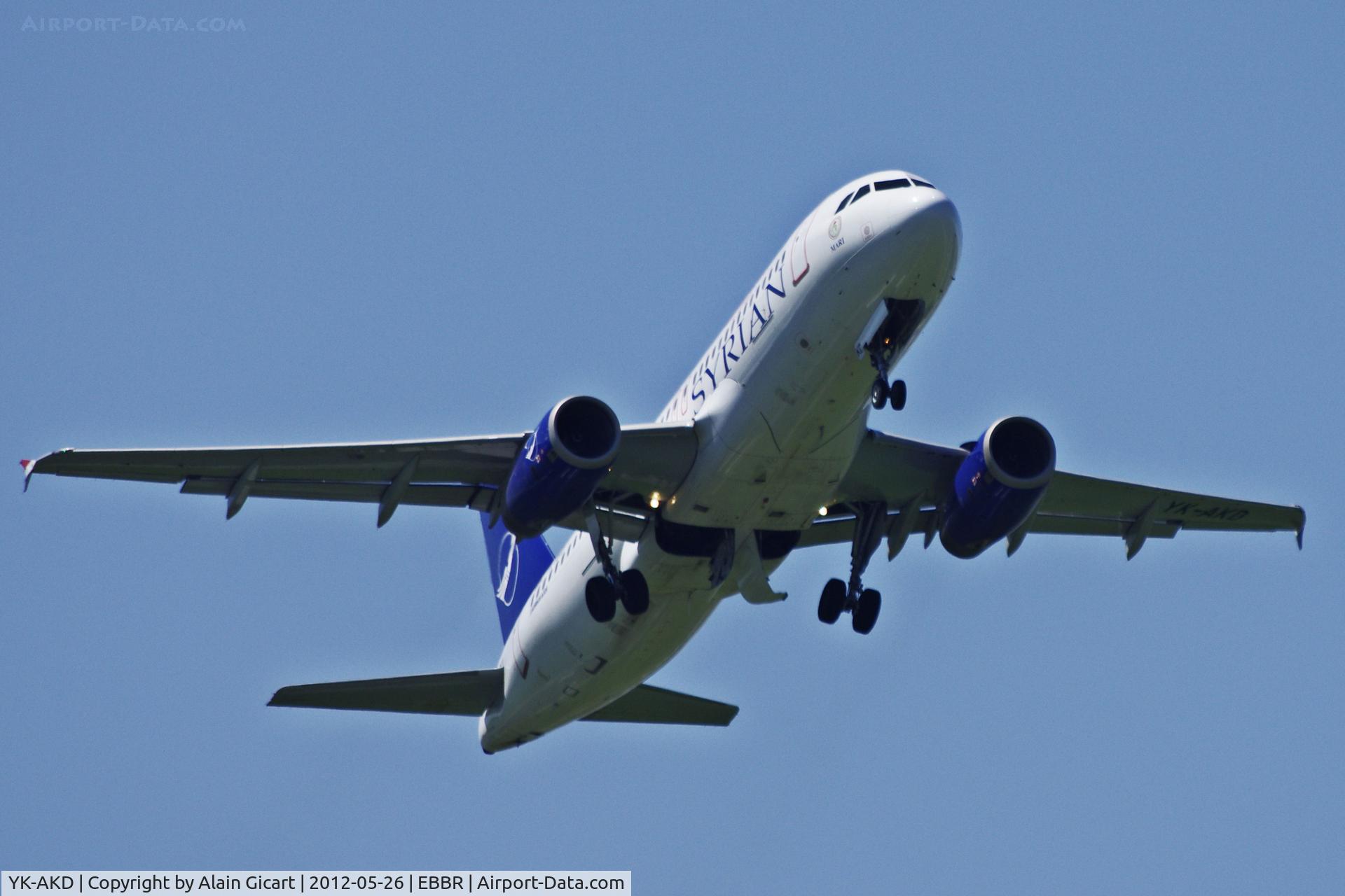 YK-AKD, 1999 Airbus A320-232 C/N 1076, Take off