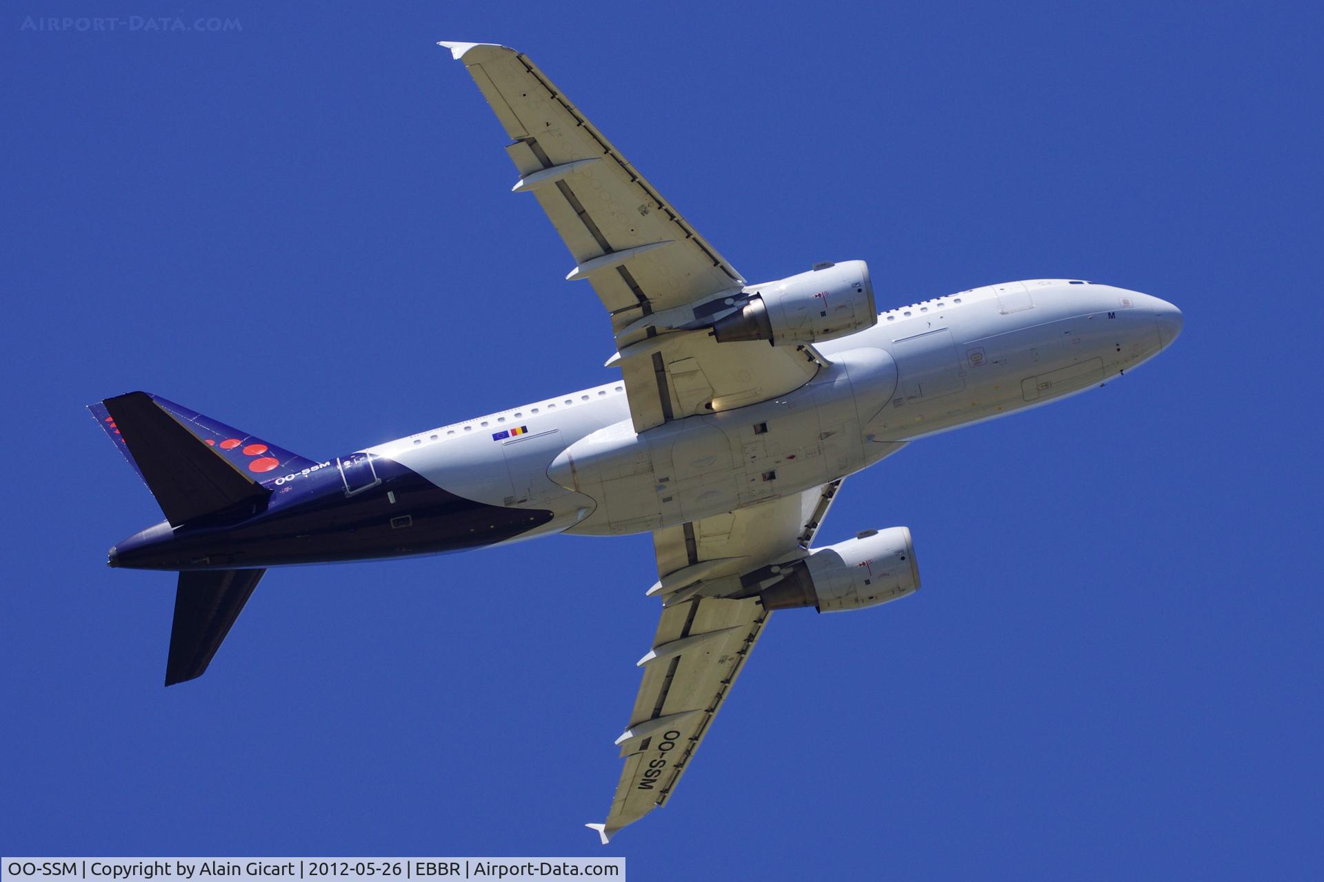 OO-SSM, 2000 Airbus A319-112 C/N 1388, Take off